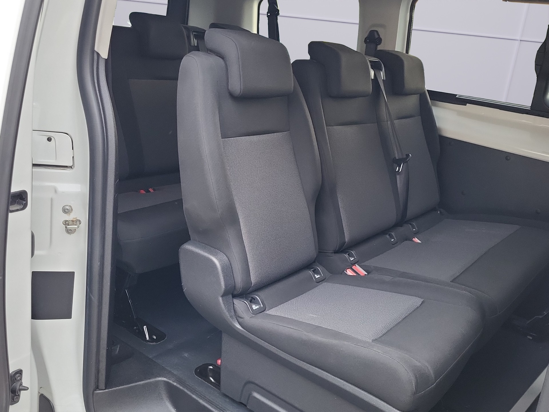 OPEL Vivaro Combi 2.0 Essential M-image-5