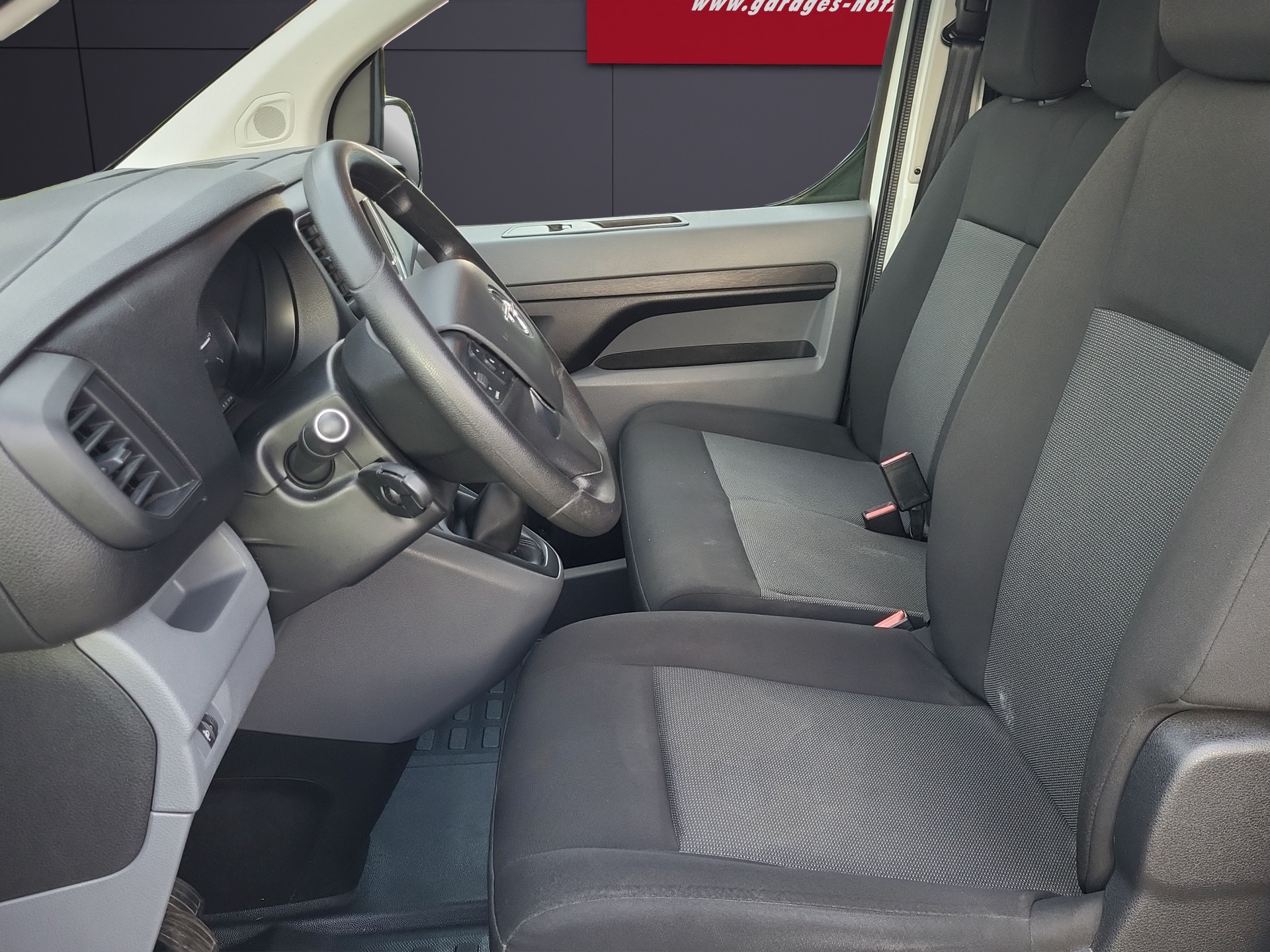 OPEL Vivaro Combi 2.0 Essential M-image-4