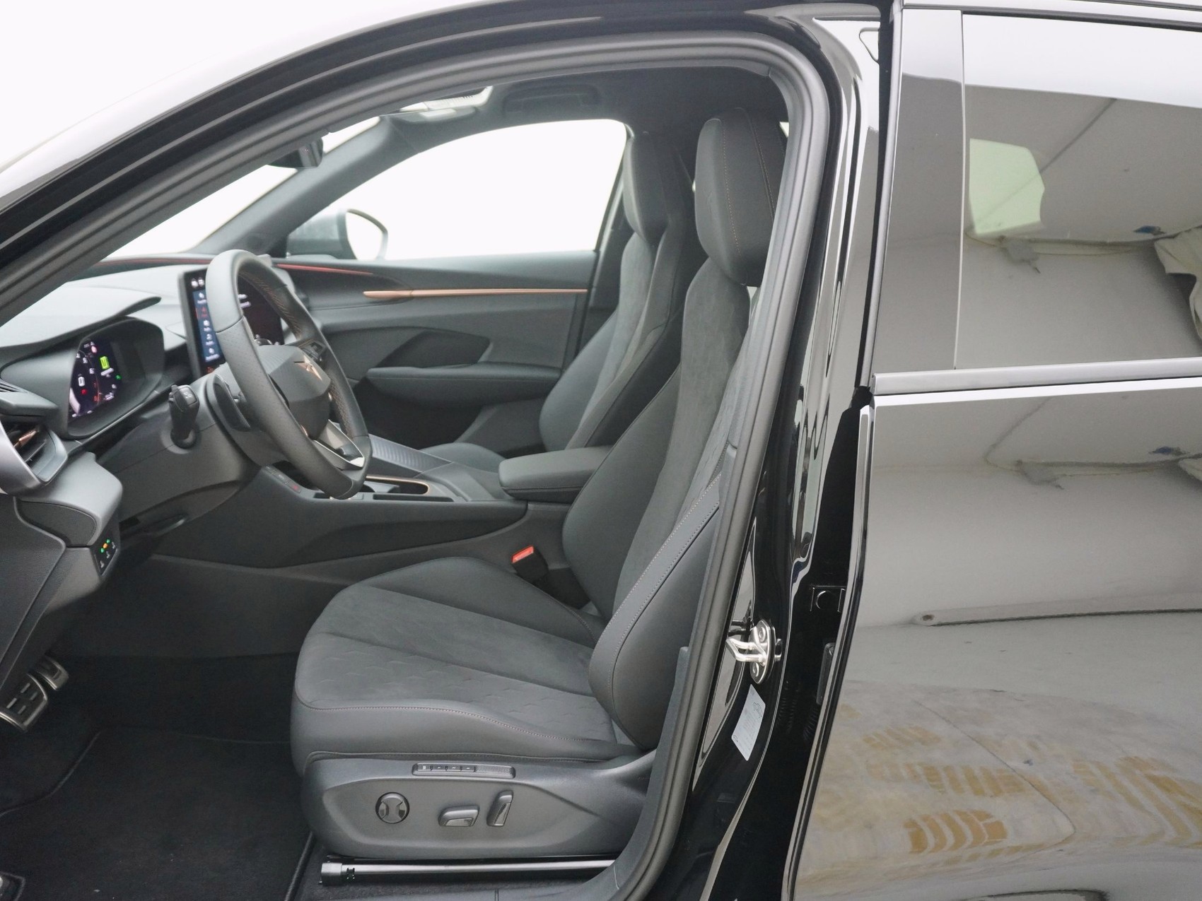 CUPRA Terramar 1.5 eTSI DSG-image-12