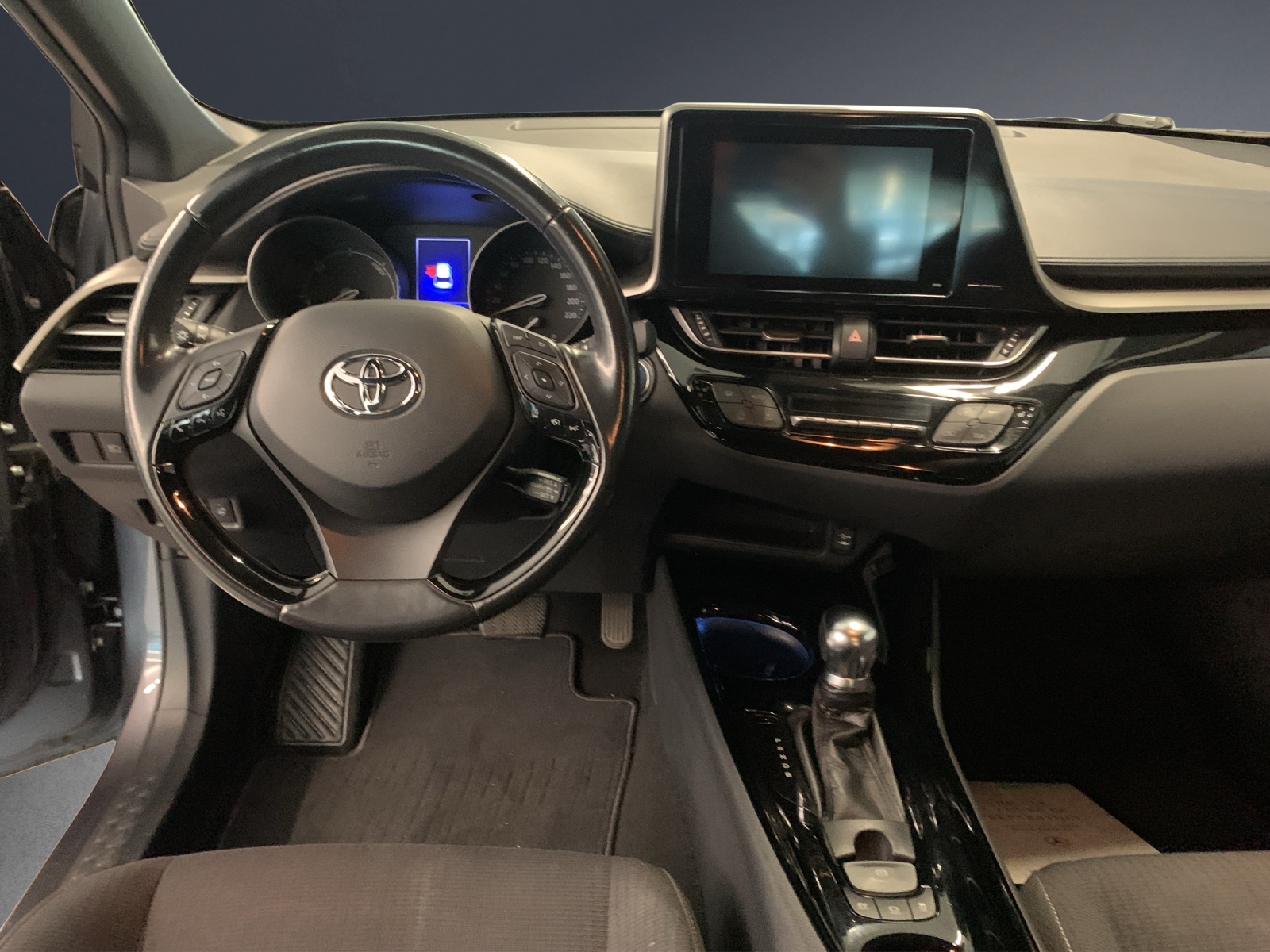 TOYOTA C-HR 1.8 HSD Style-image-6