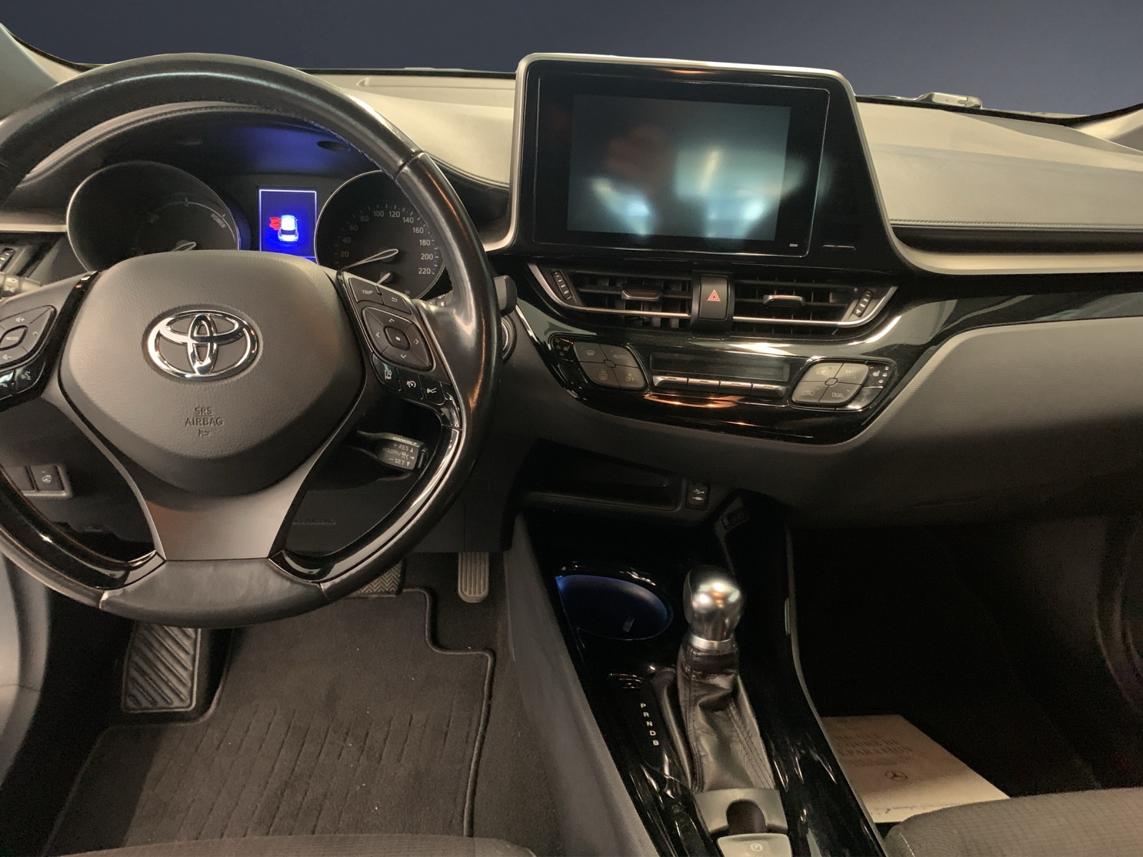 TOYOTA C-HR 1.8 HSD Style-image-8