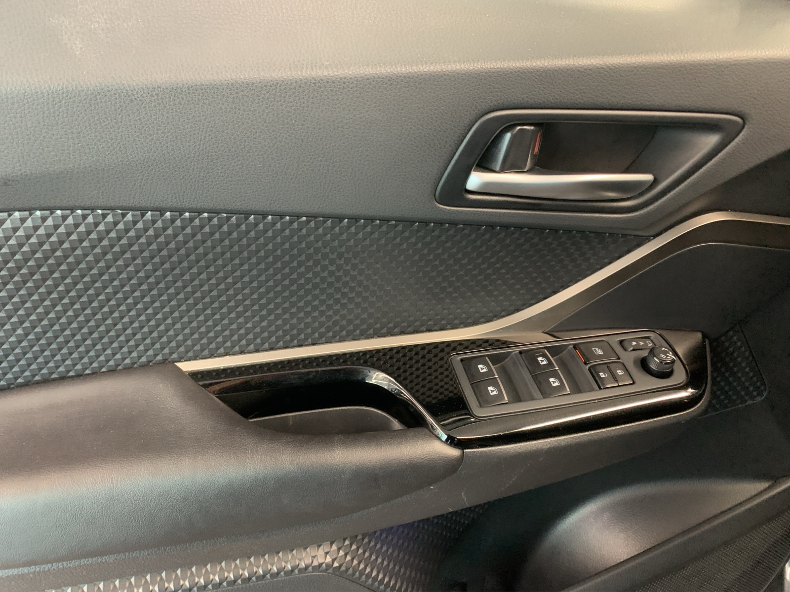 TOYOTA C-HR 1.8 HSD Style-image-9