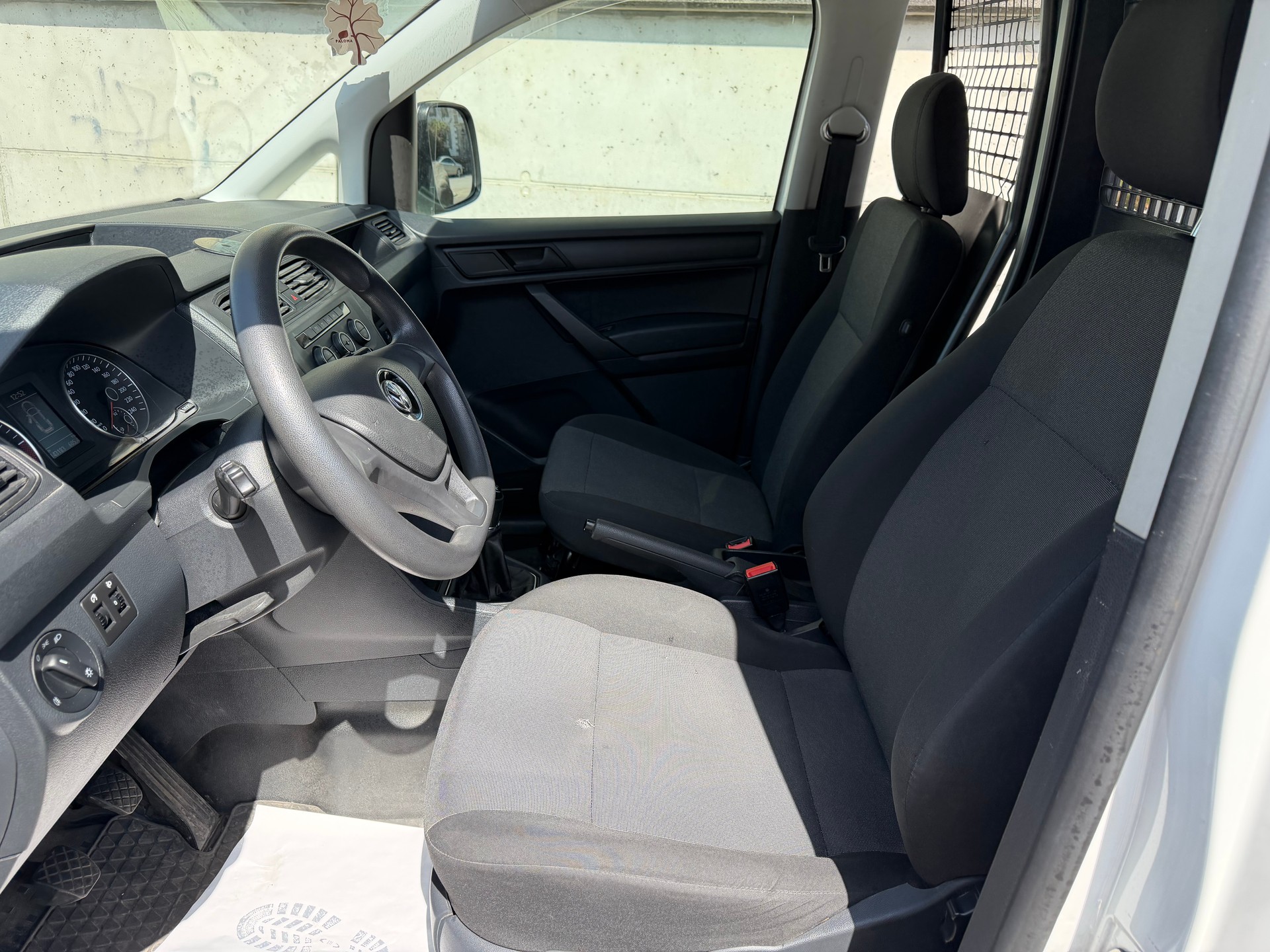 VW CADDY-image-12