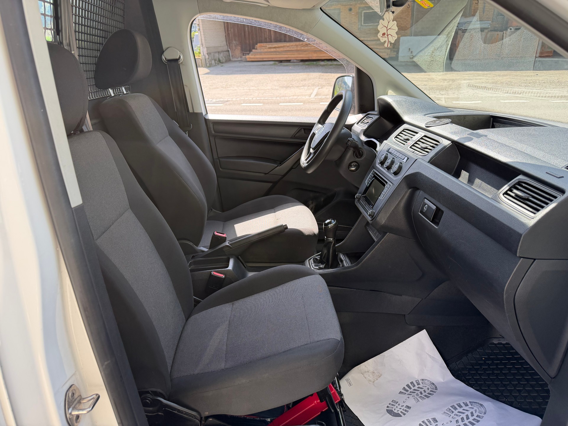 VW CADDY-image-7
