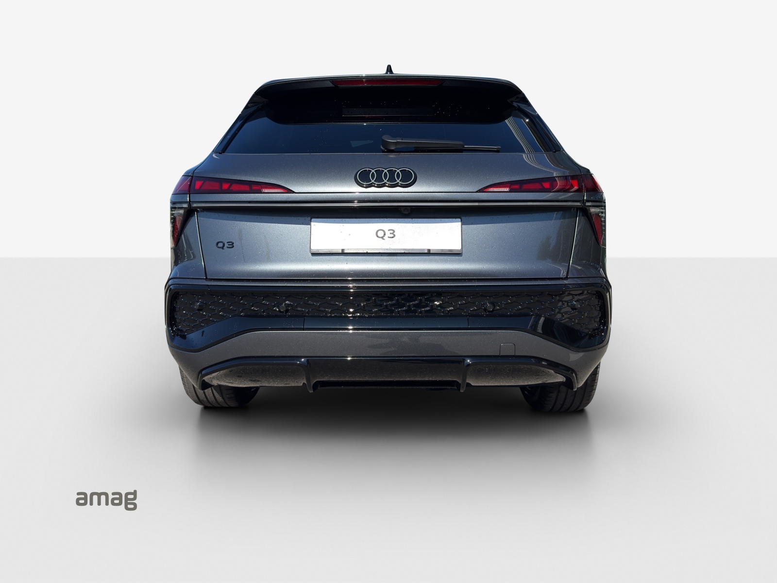 AUDI Q3 SUV 110 kW TFSI S tronic-image-3