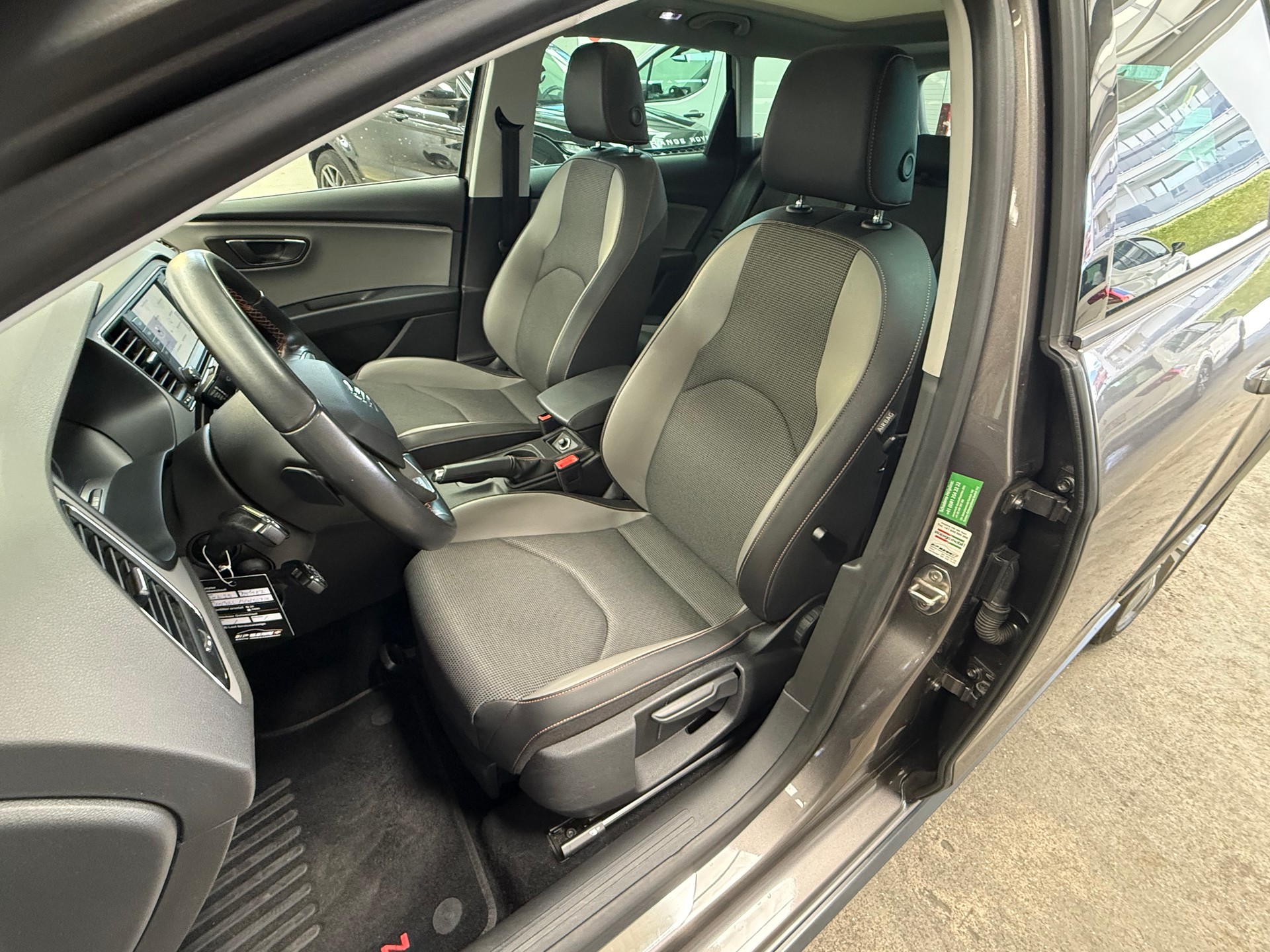 SEAT Leon ST 2.0 TDI X-Perience 4Drive DSG-image-10