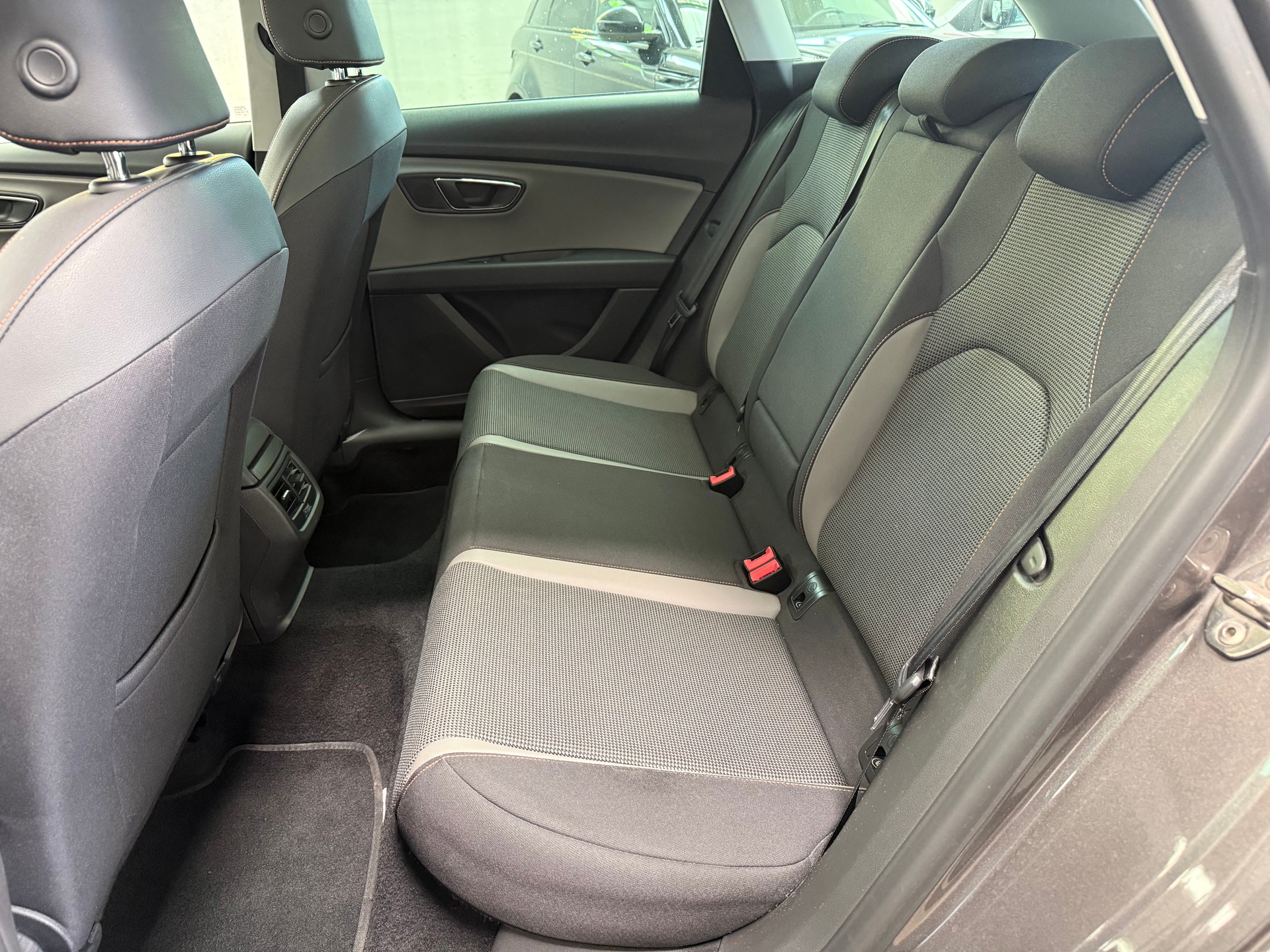 SEAT Leon ST 2.0 TDI X-Perience 4Drive DSG-image-9
