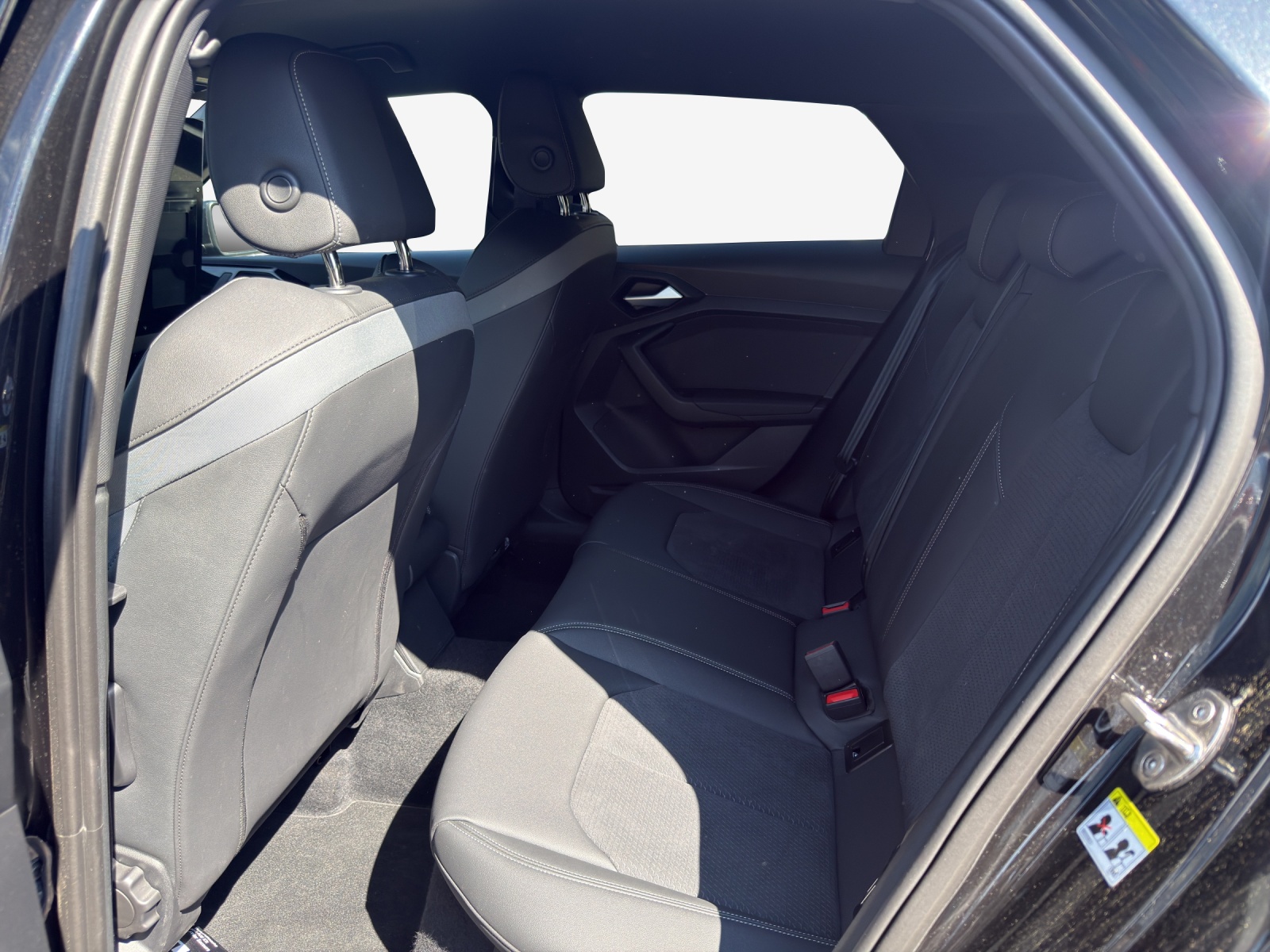 AUDI A1 Sportback 35 TFSI S Line S-tronic-image-11