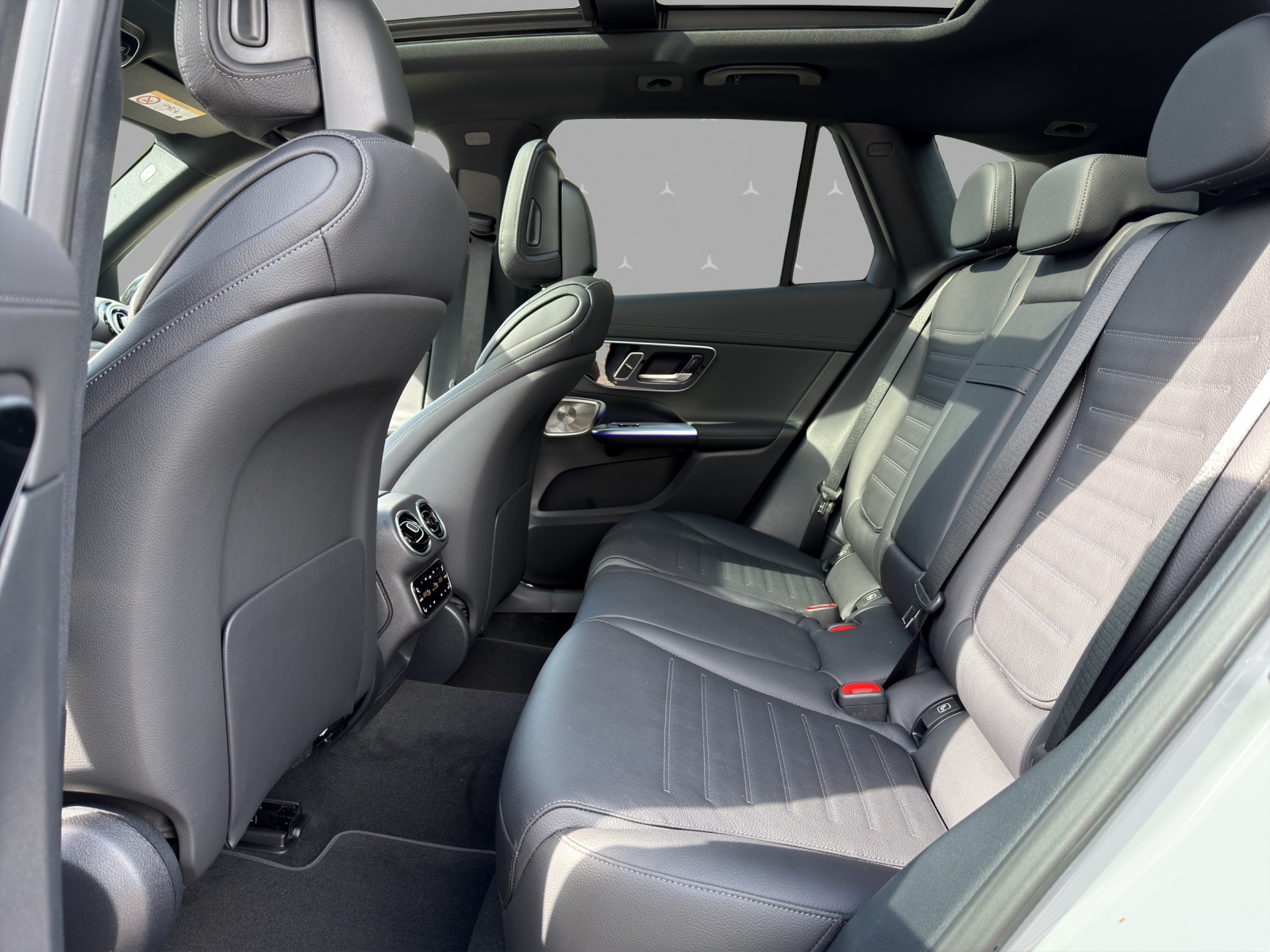 MERCEDES-BENZ GLC 300 4Matic 9G-Tronic-image-13