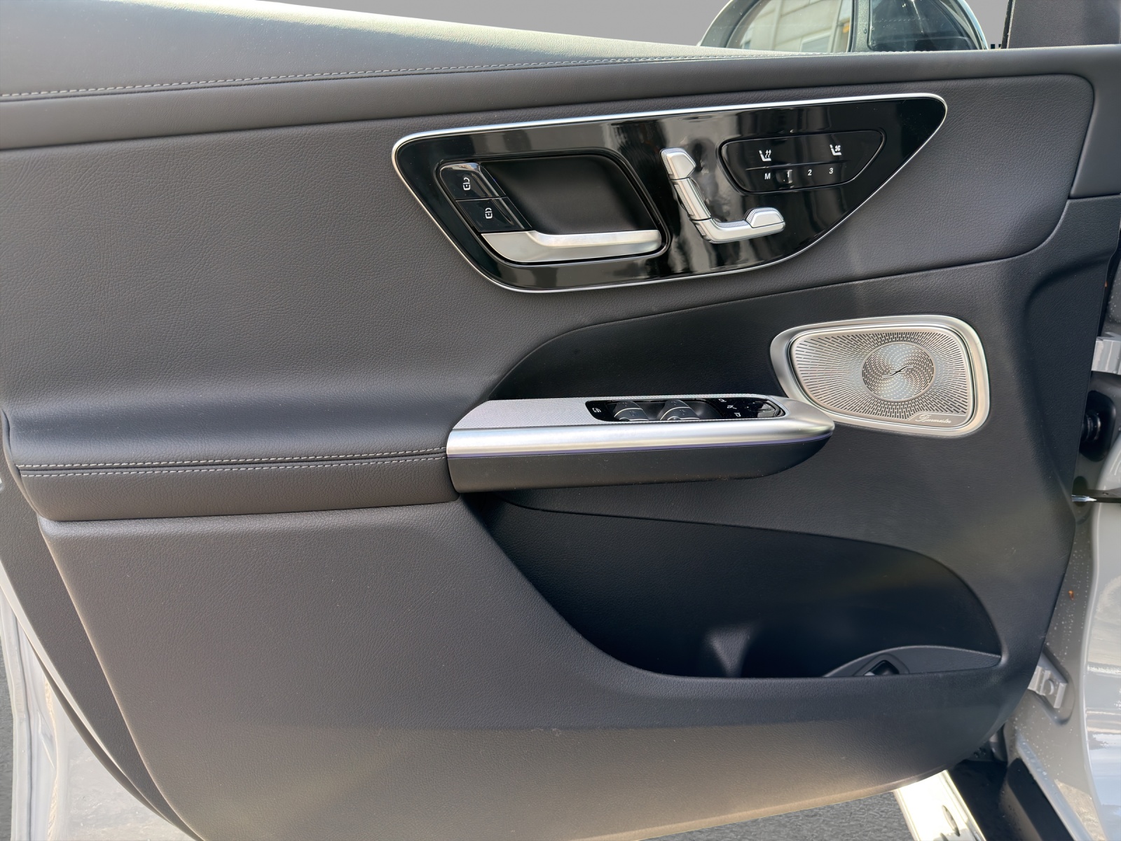 MERCEDES-BENZ GLC 300 4Matic 9G-Tronic-image-12