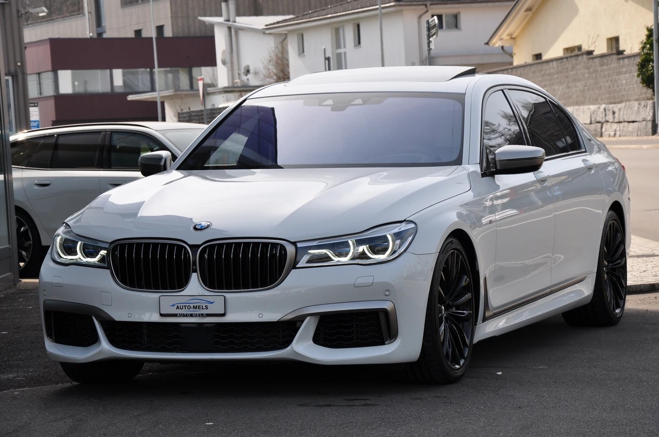 BMW M760Li xDrive Steptronic-image-5