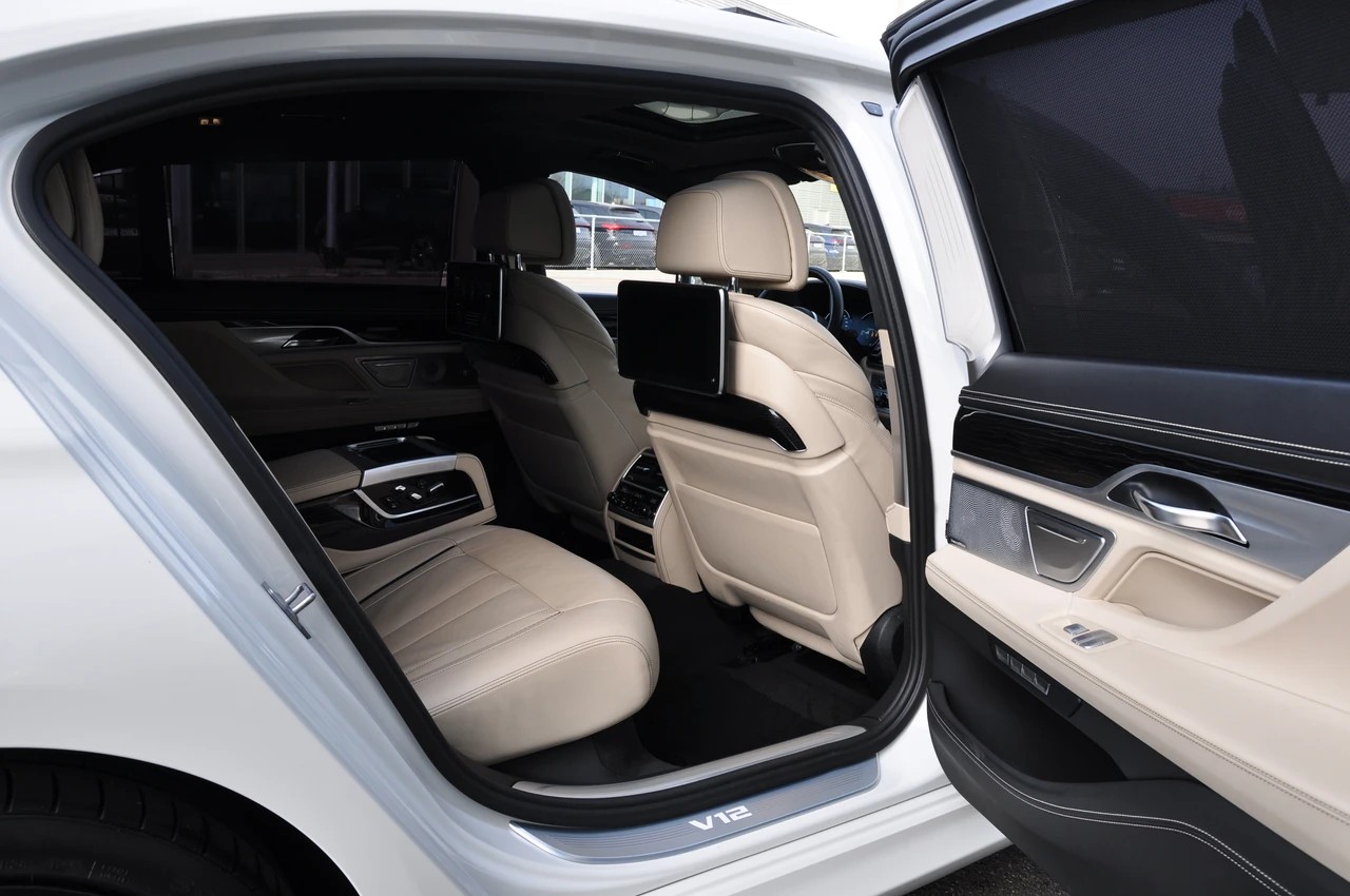 BMW M760Li xDrive Steptronic-image-20