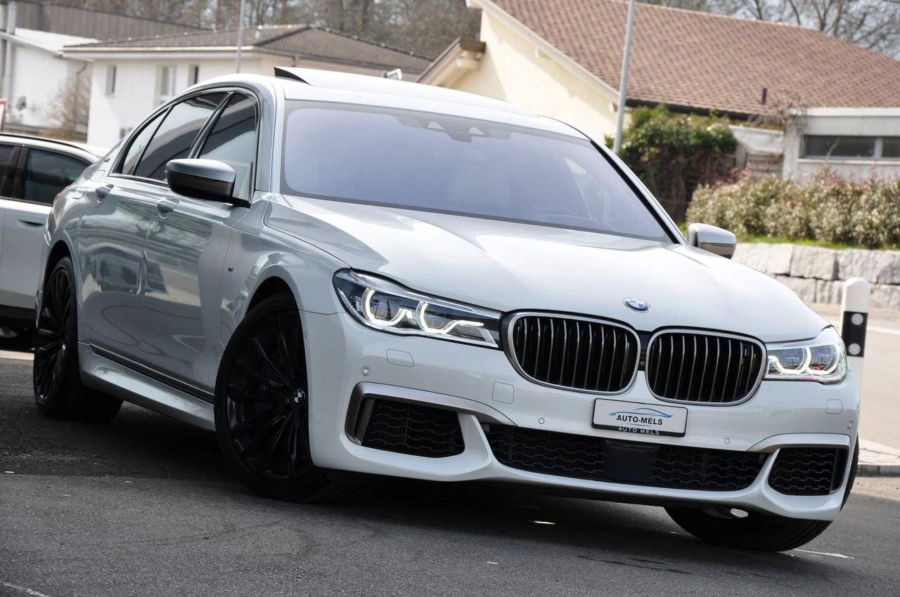 BMW M760Li xDrive Steptronic-image-13