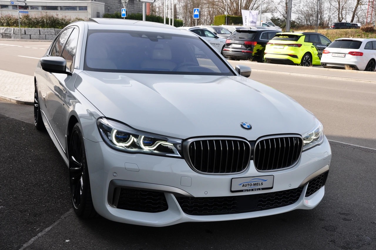 BMW M760Li xDrive Steptronic-image-11