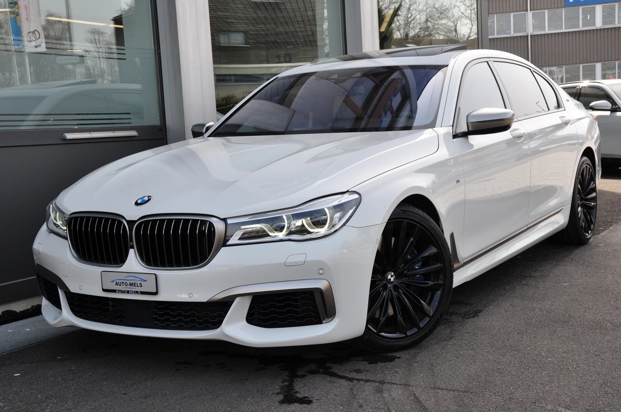 BMW M760Li xDrive Steptronic-showroom-element-3
