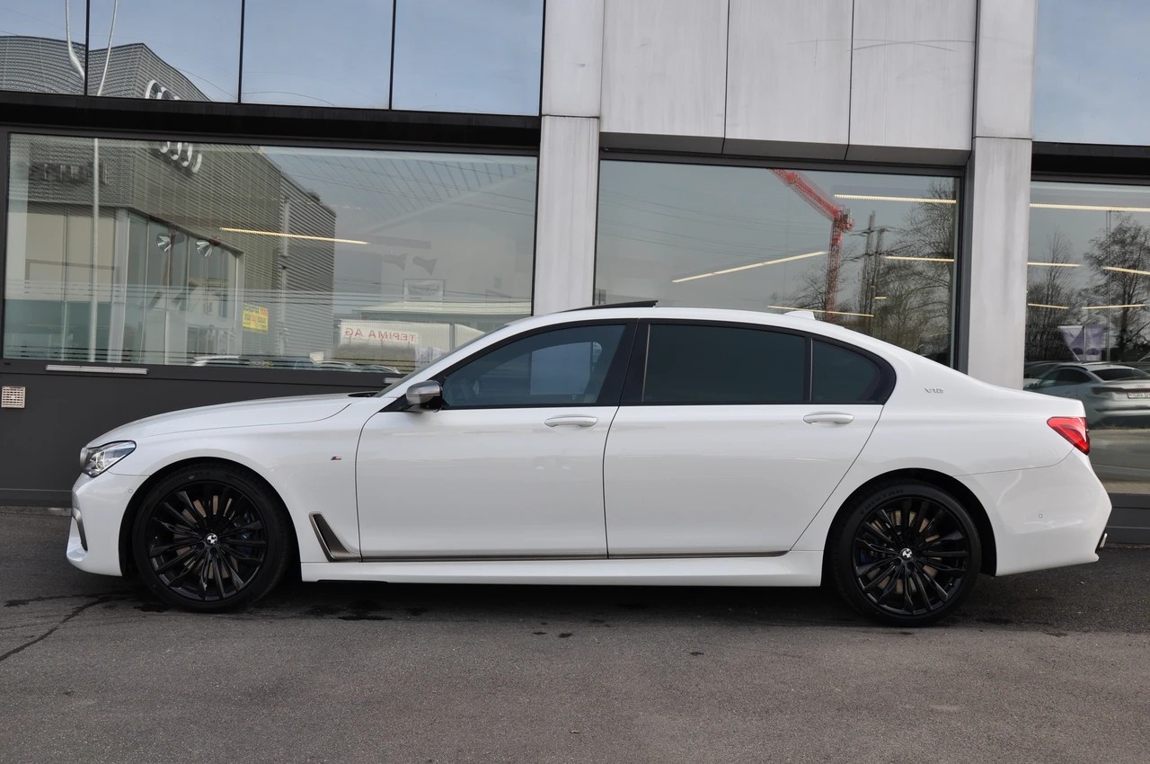 BMW M760Li xDrive Steptronic-image-6