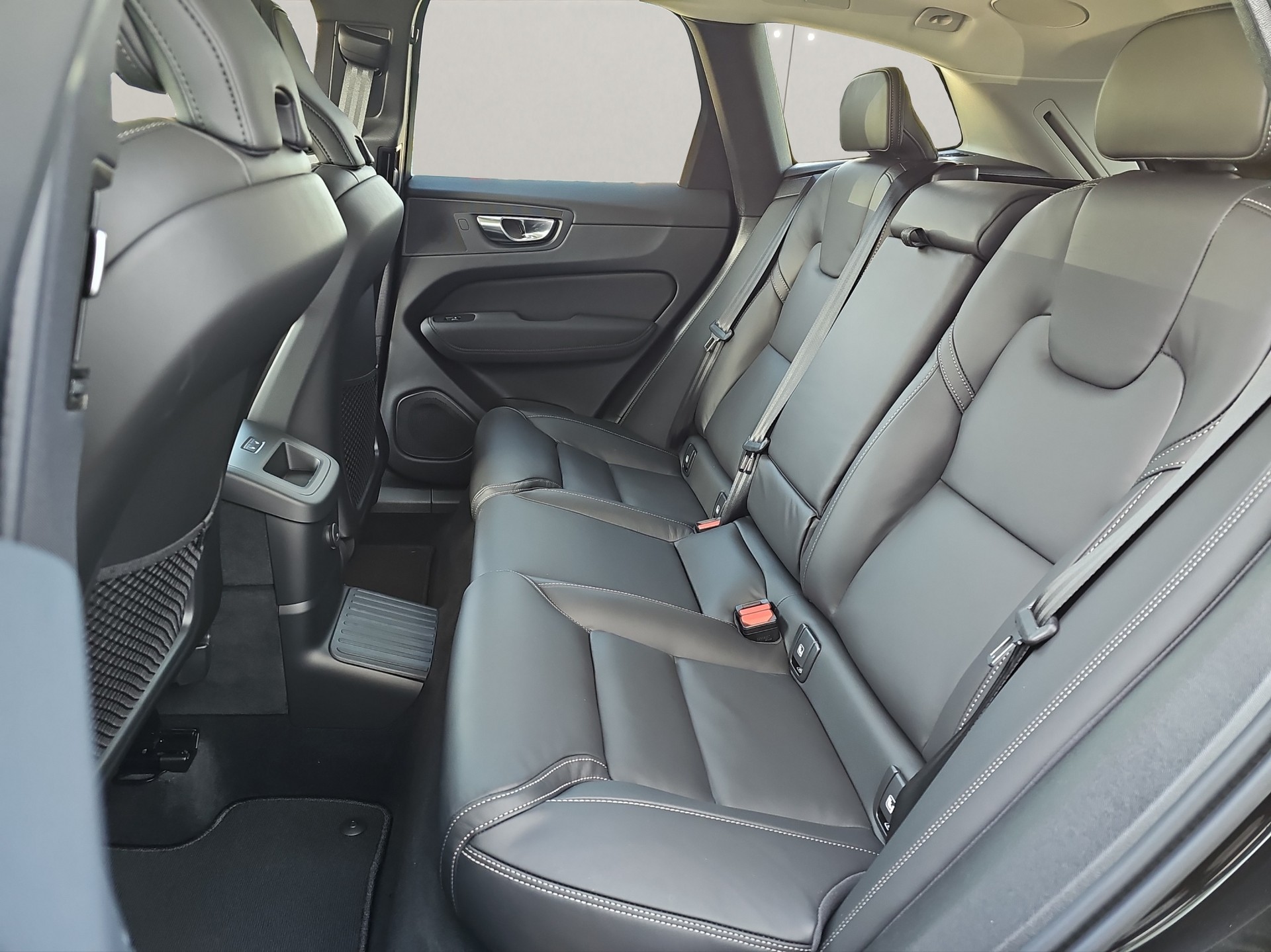 VOLVO XC60 2.0 T8 TE Ultra Dark eAWD-image-6