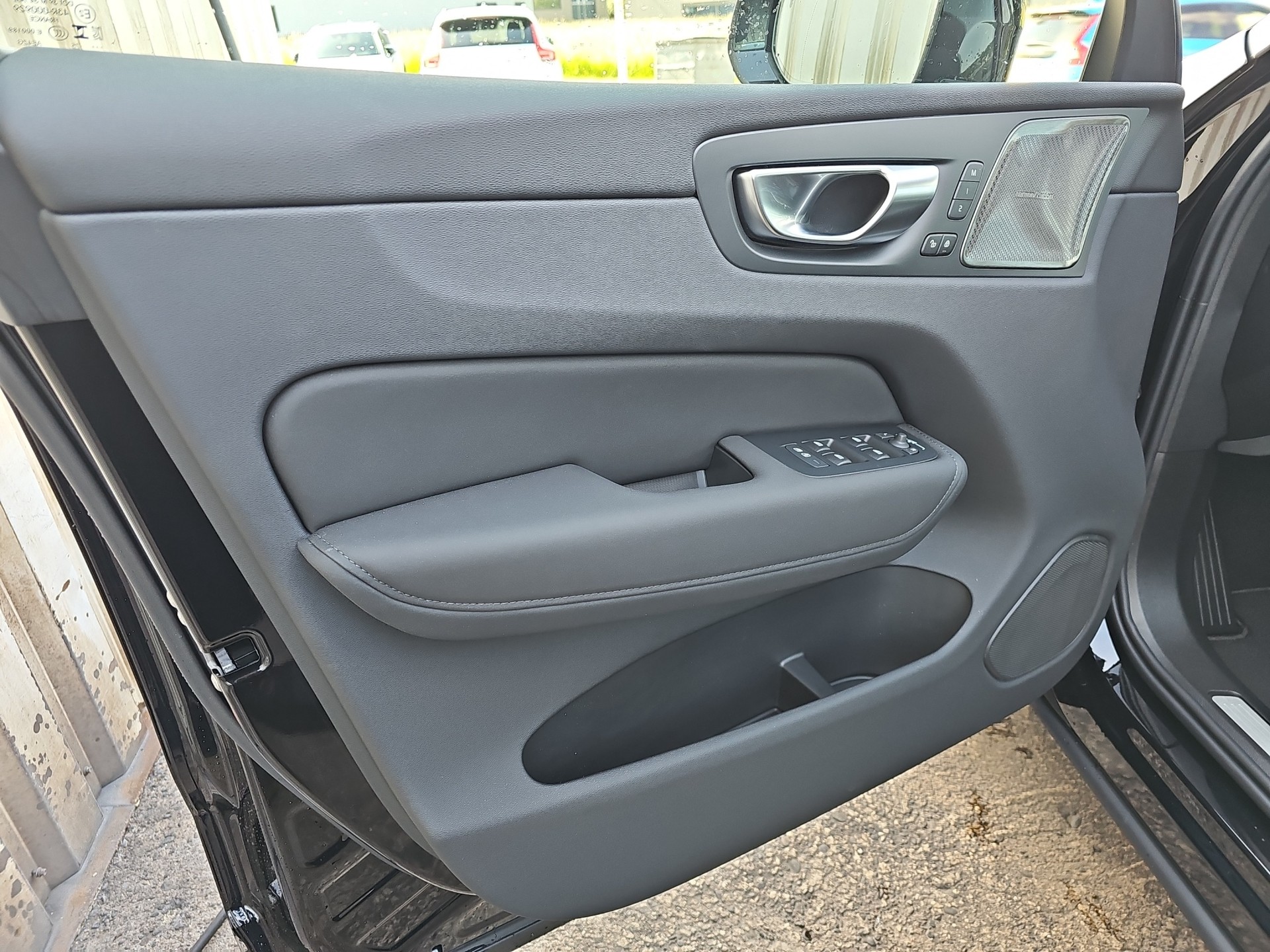 VOLVO XC60 2.0 T8 TE Ultra Dark eAWD-image-13