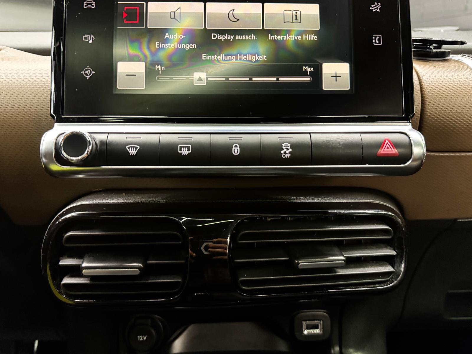 CITROEN C4 Cactus 1.2 VTi Shine Edition-image-18