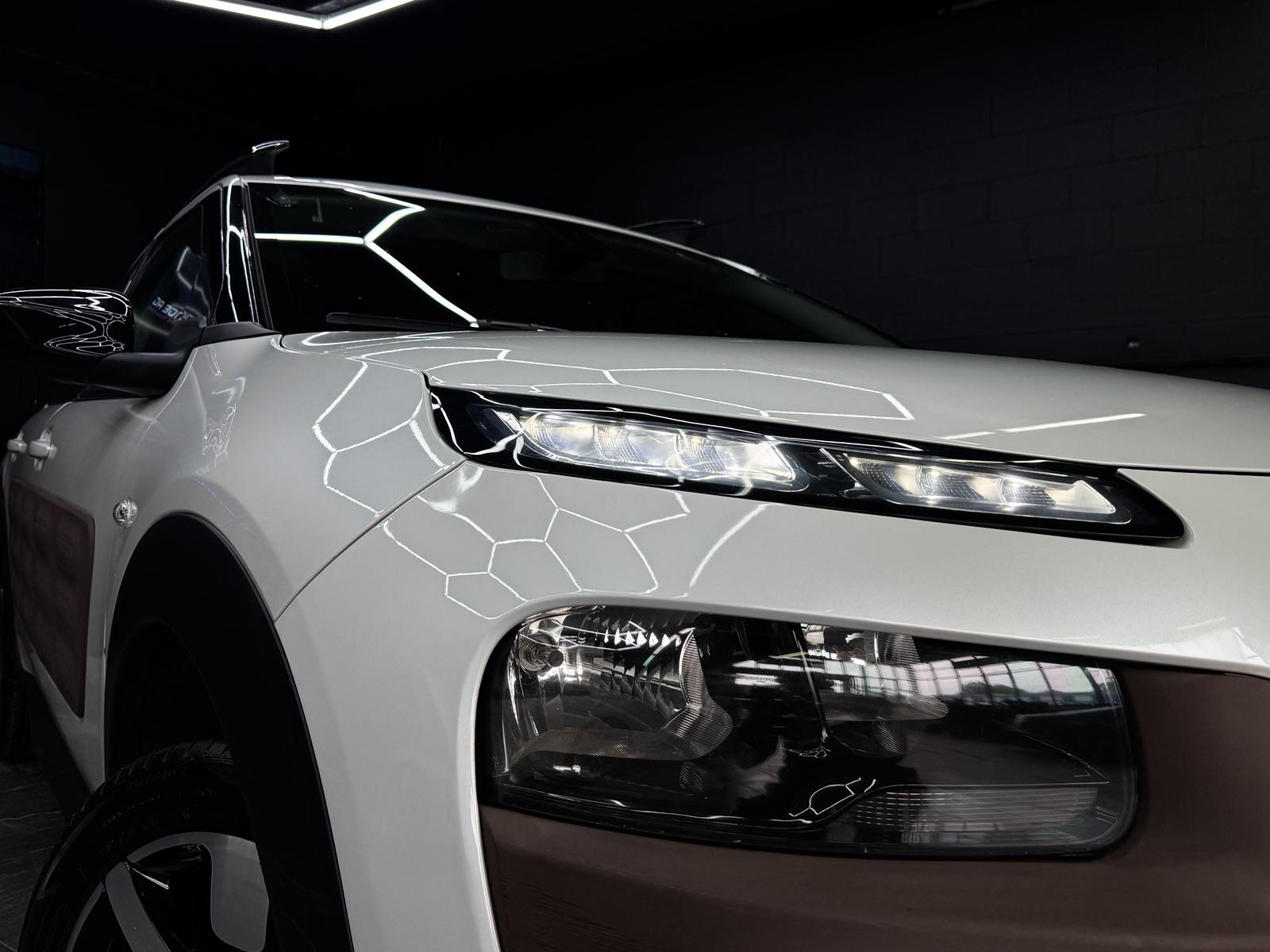 CITROEN C4 Cactus 1.2 VTi Shine Edition-image-7
