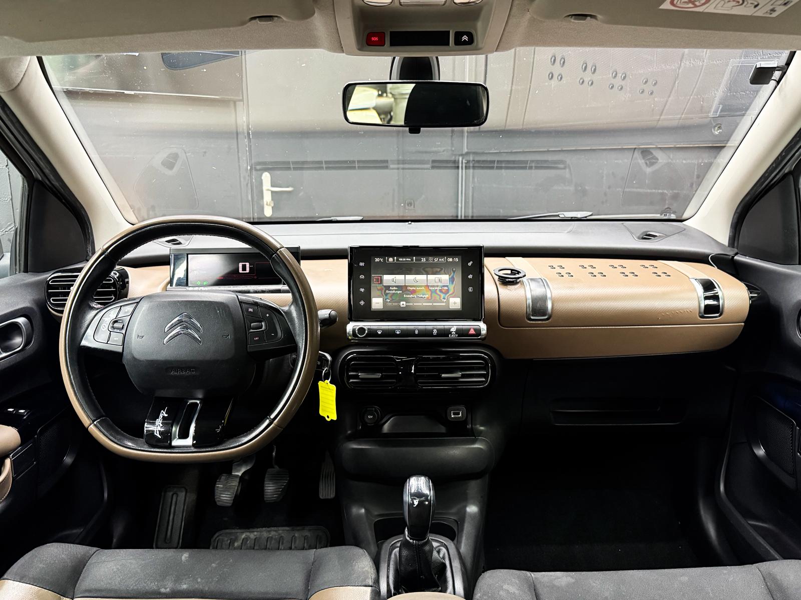 CITROEN C4 Cactus 1.2 VTi Shine Edition-image-11