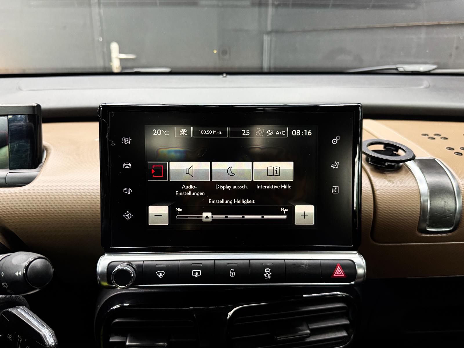 CITROEN C4 Cactus 1.2 VTi Shine Edition-image-17