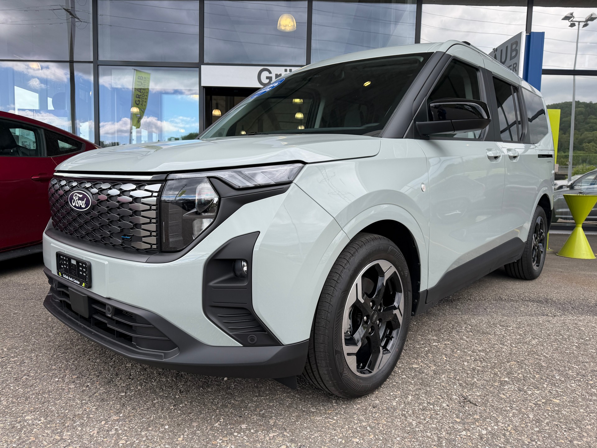 FORD Tourneo Courier Elektro 54kWh Titanium-image-0