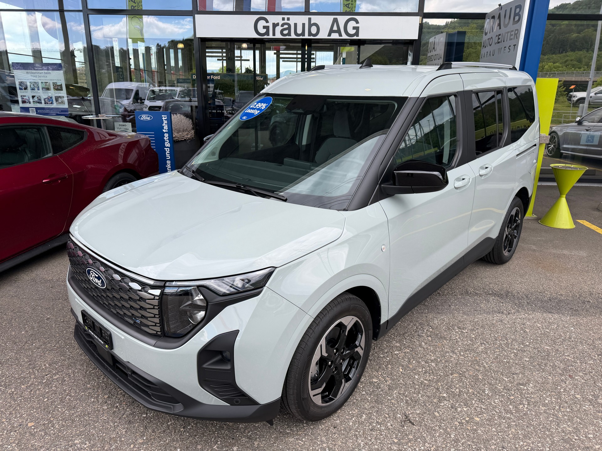 FORD Tourneo Courier Elektro 54kWh Titanium-image-2