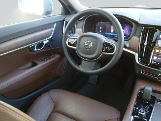 VOLVO V90 CC B6 MHD Plus AWD-image-4