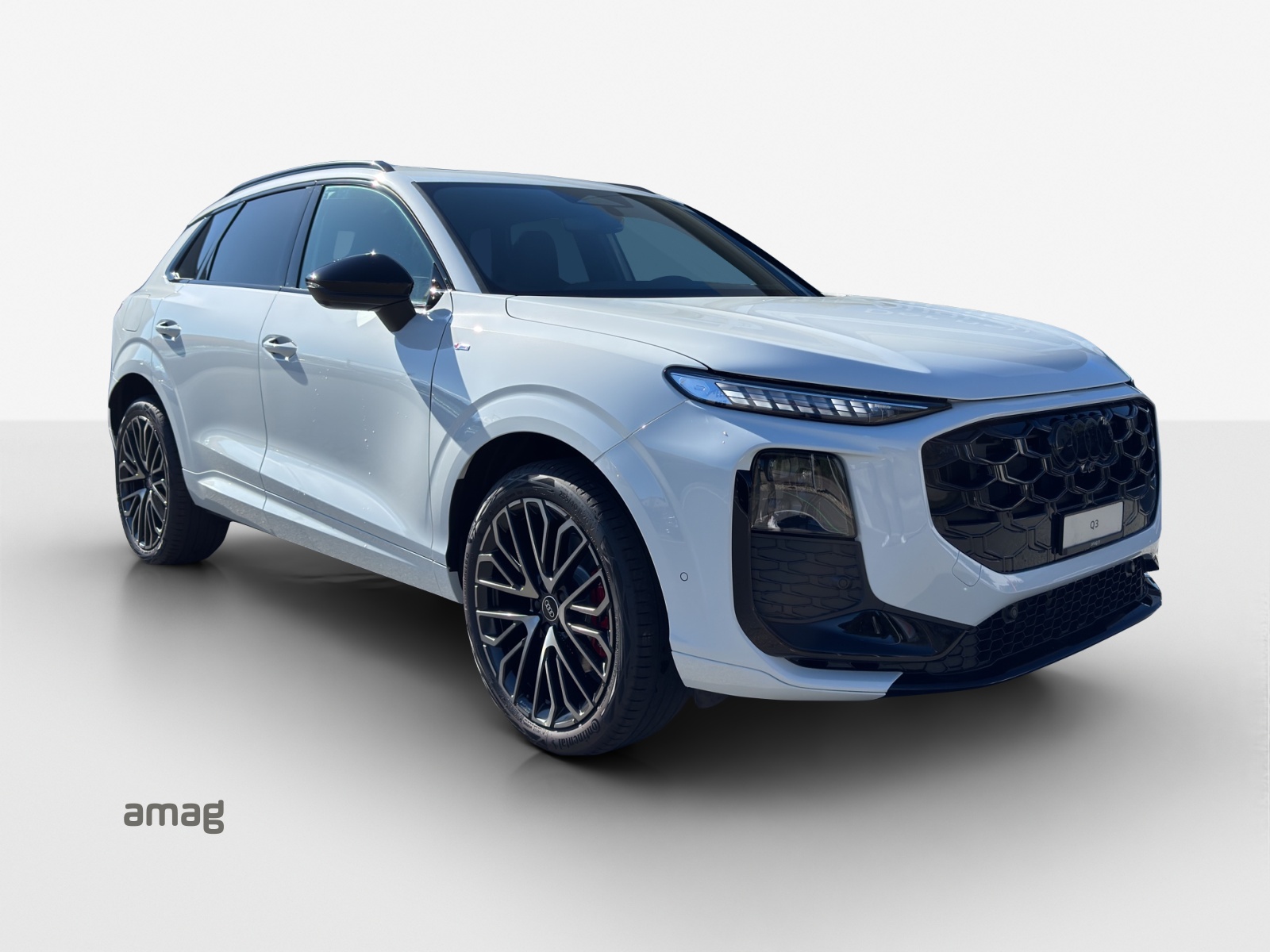 AUDI Q3 SUV TFSI quattro 195 kW S tronic-image-5