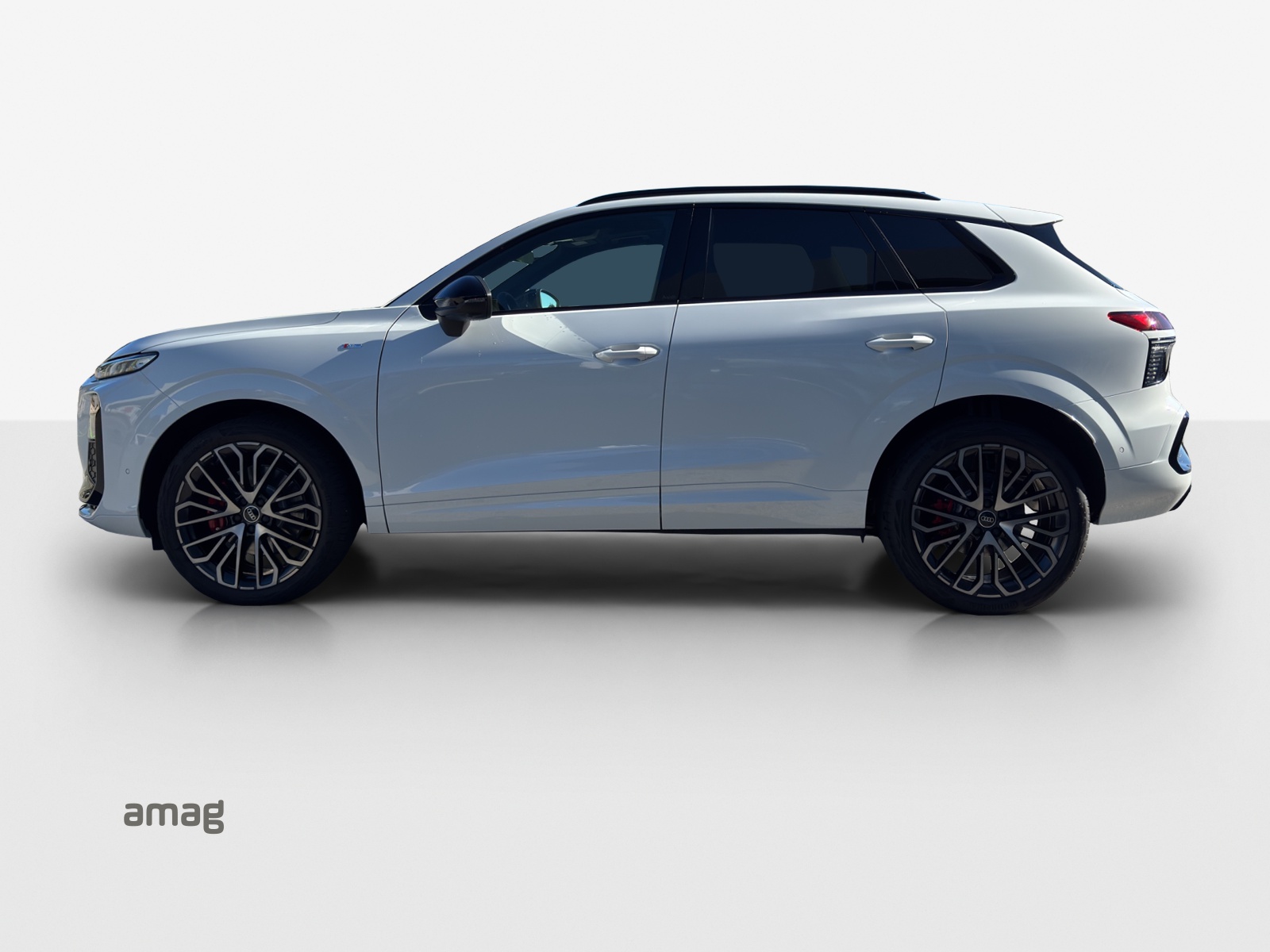 AUDI Q3 SUV TFSI quattro 195 kW S tronic-image-1