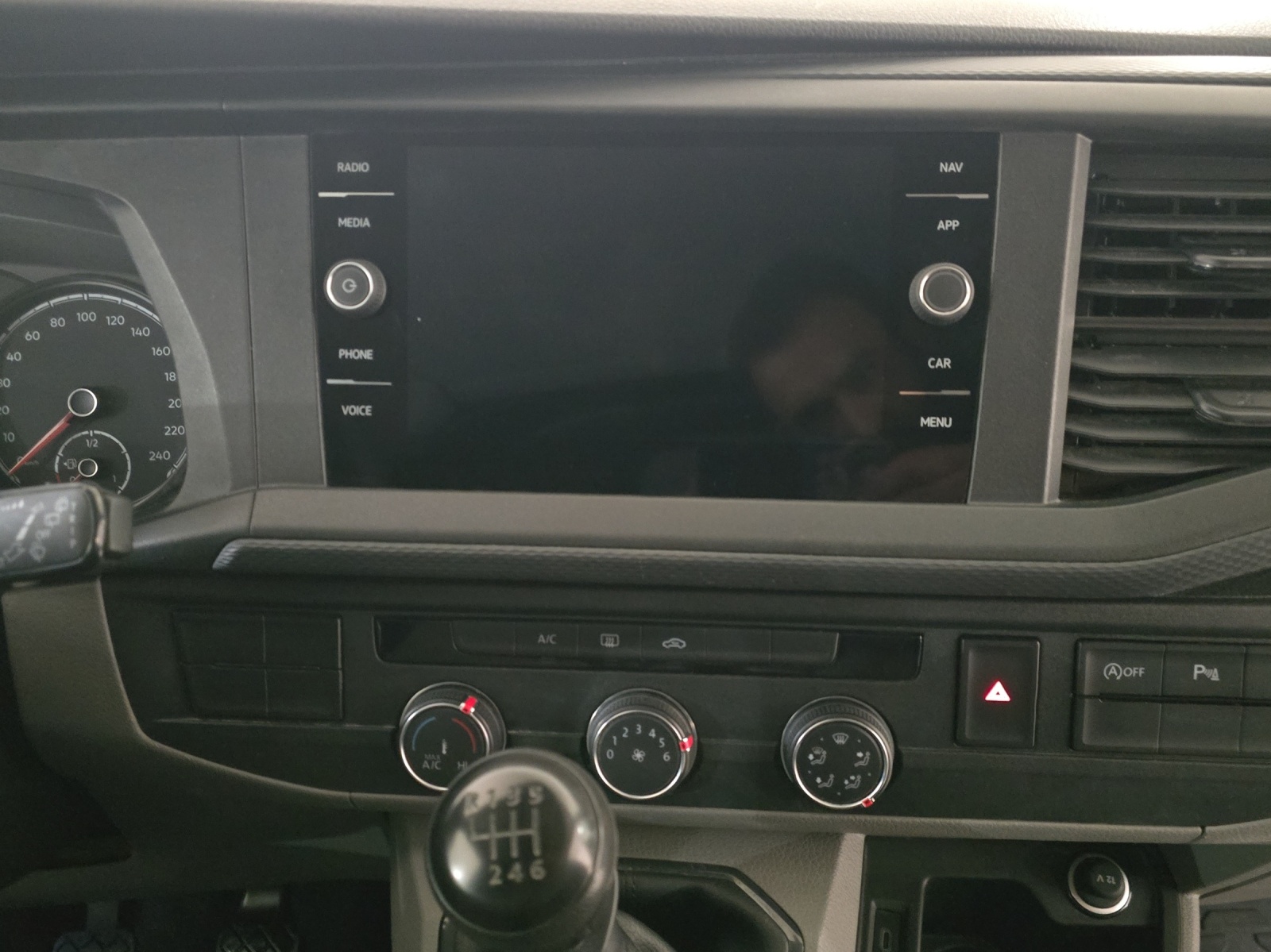 VW T6.1 2.0 TDI 4Motion-image-10