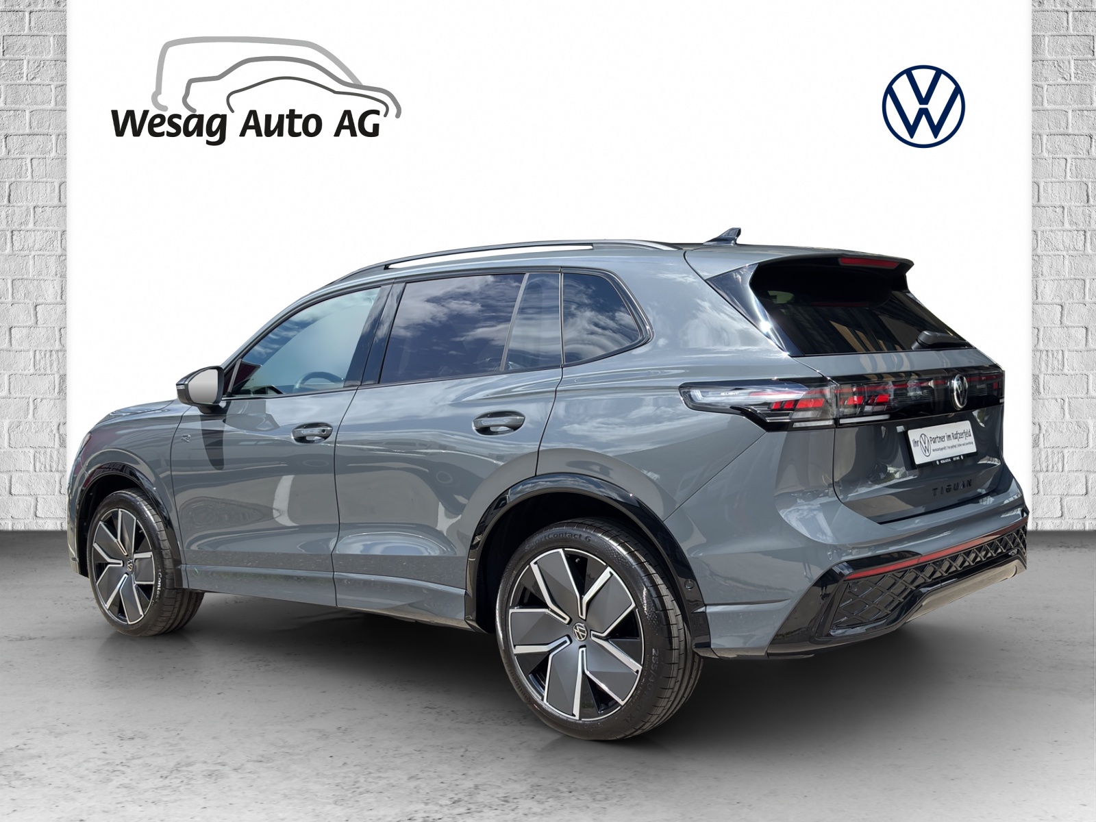 VW Tiguan 2.0 TSI DSG R-Line 4Motion-image-4