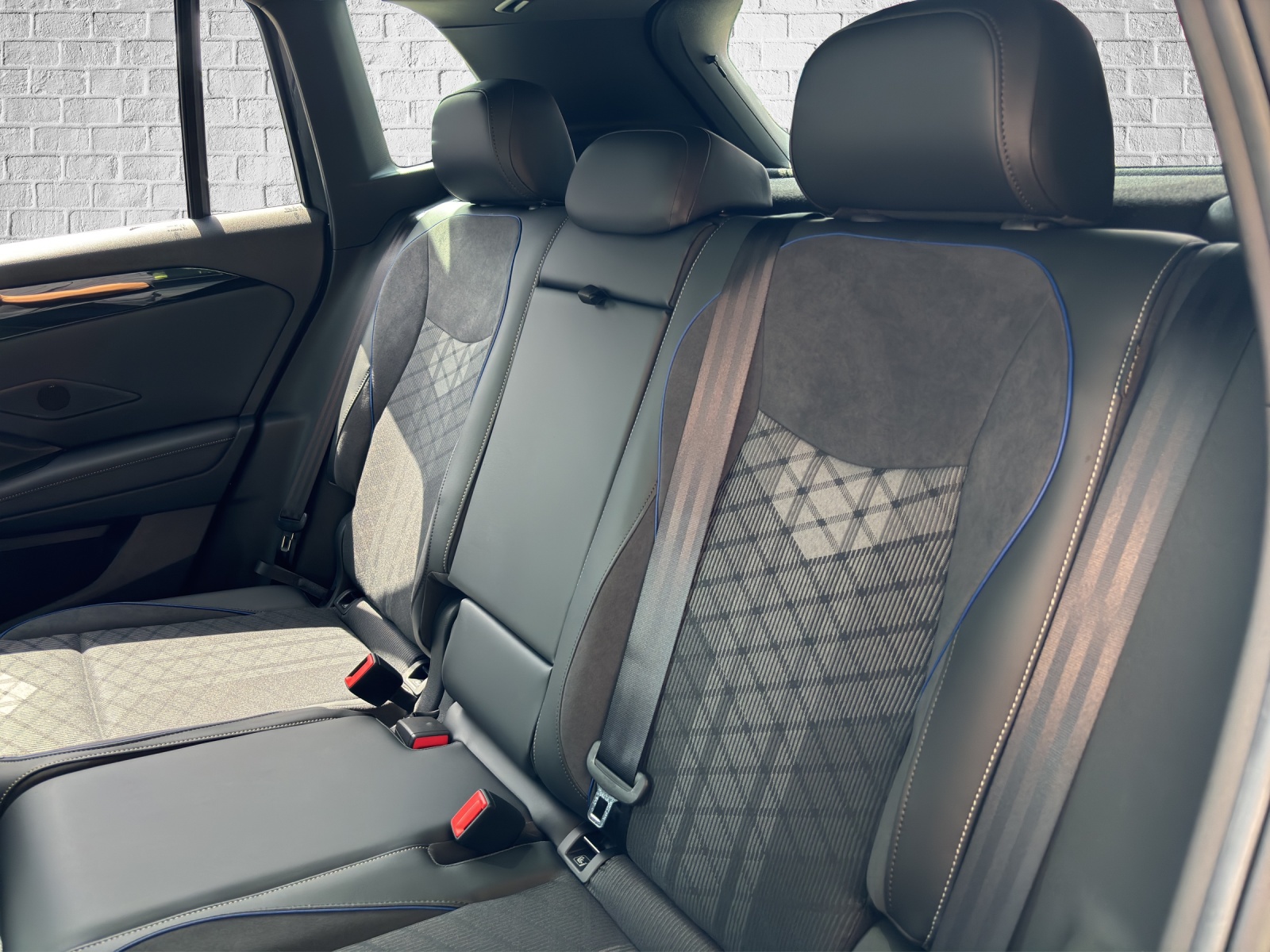 VW Tiguan 2.0 TSI DSG R-Line 4Motion-image-16