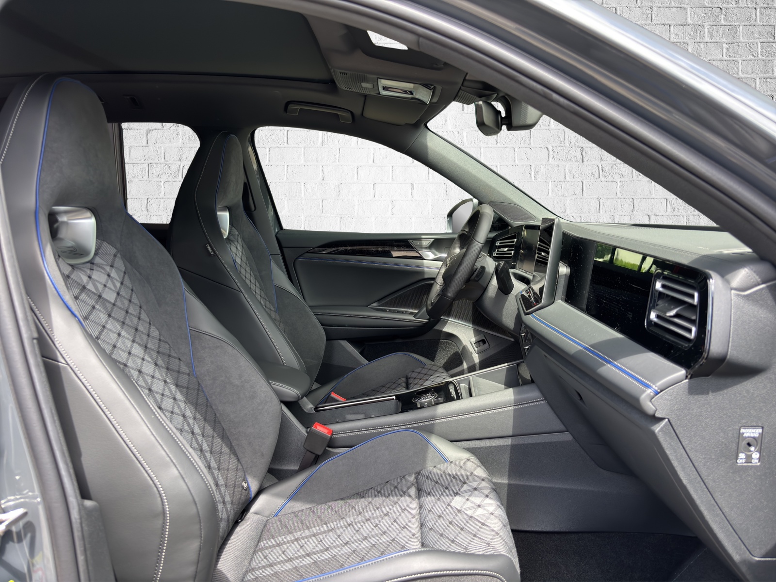 VW Tiguan 2.0 TSI DSG R-Line 4Motion-image-13