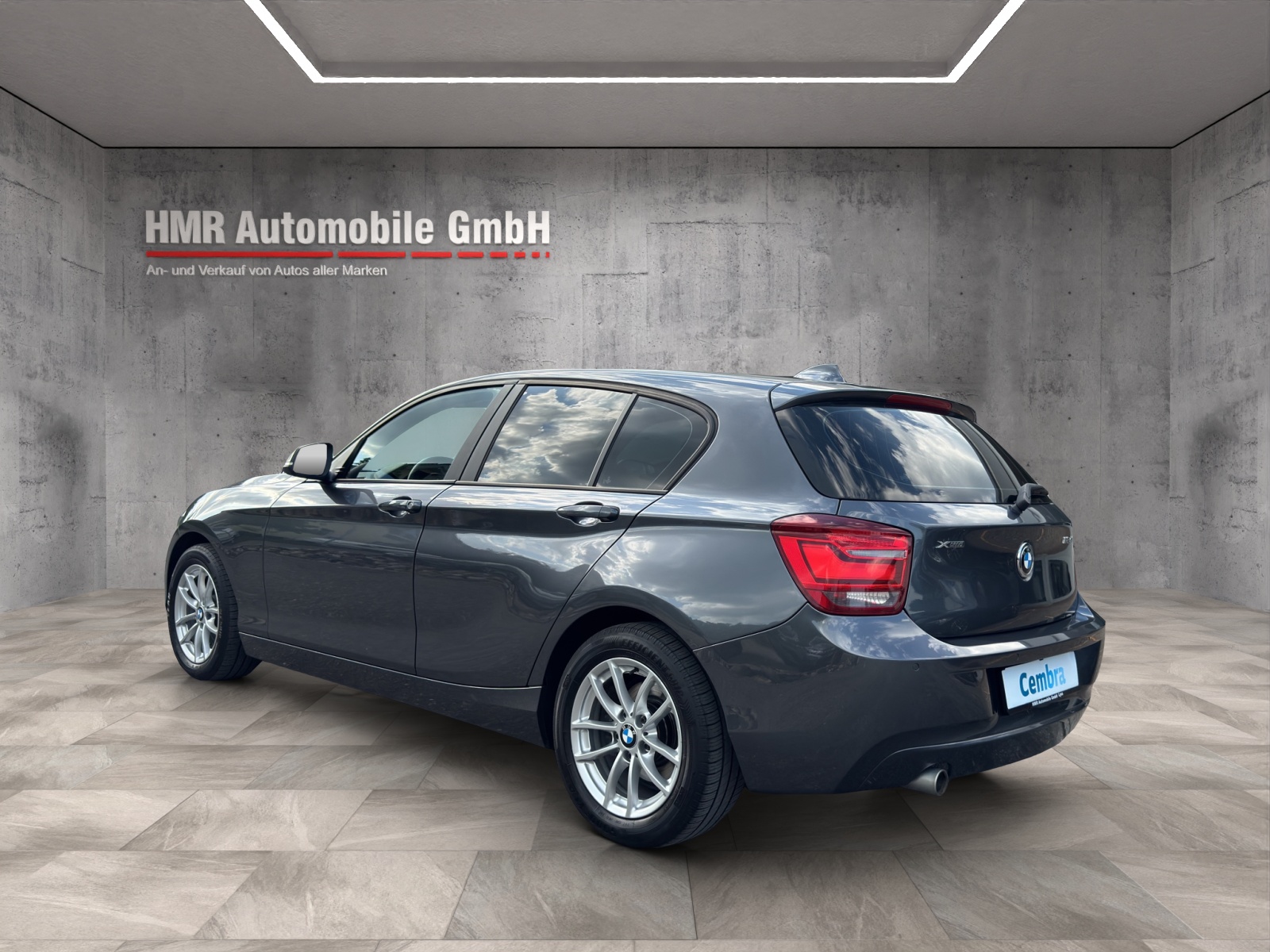 BMW 118d xDrive-showroom-element-1