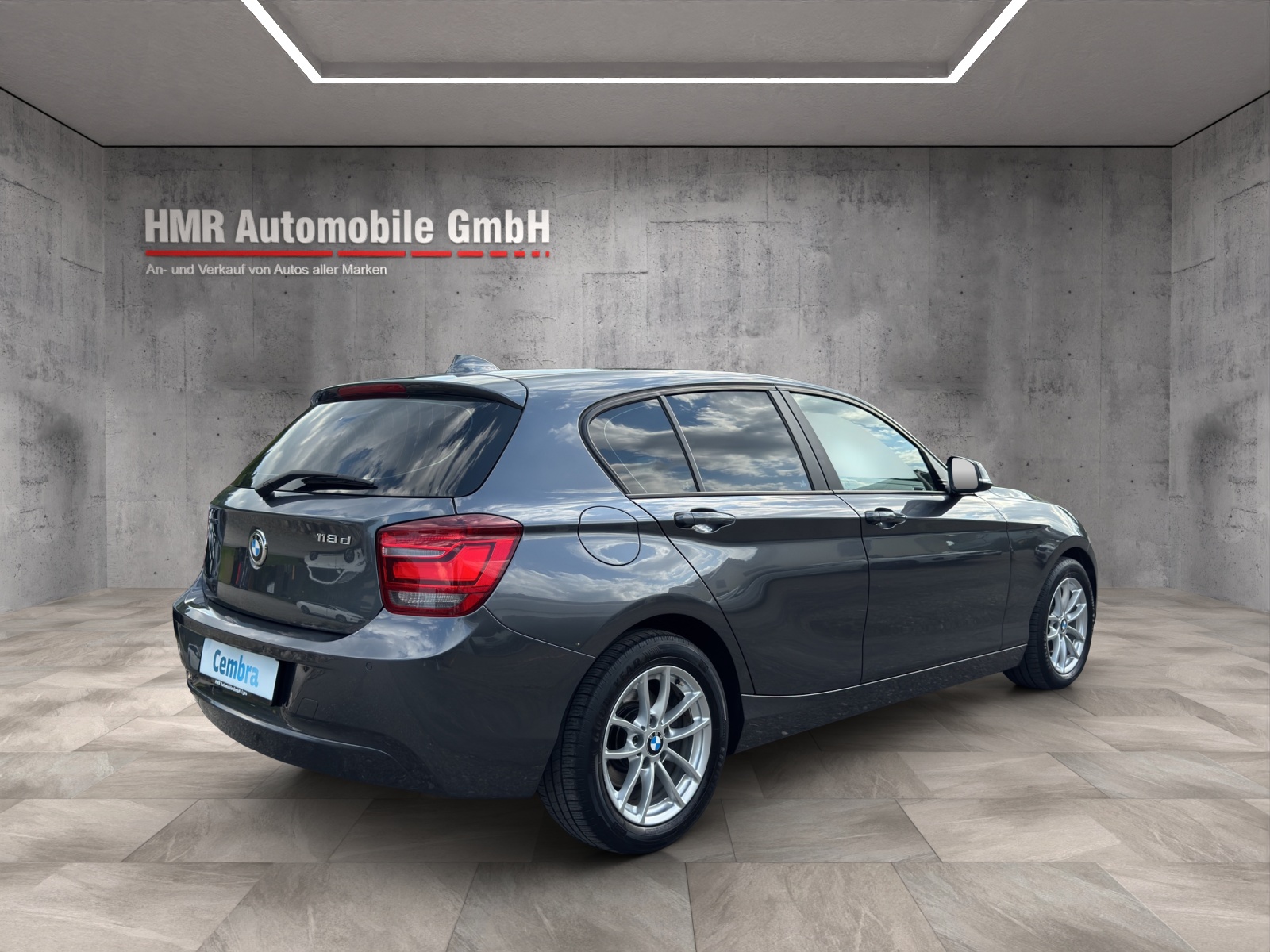 BMW 118d xDrive-showroom-element-3