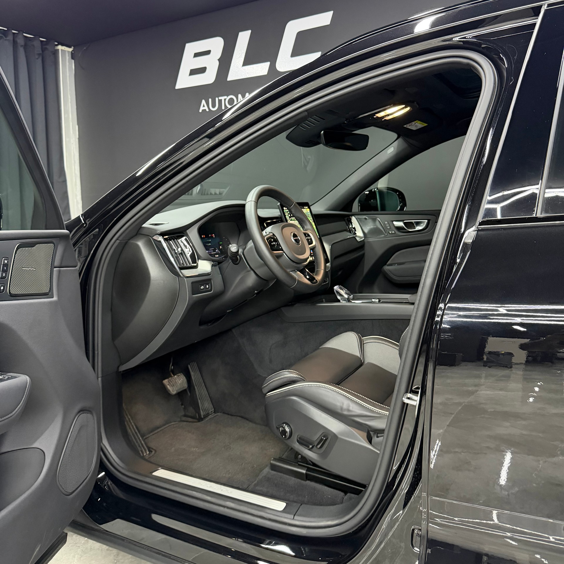 VOLVO XC60 T8 eAWD PluginHybrid Polestar Geartronic-image-8
