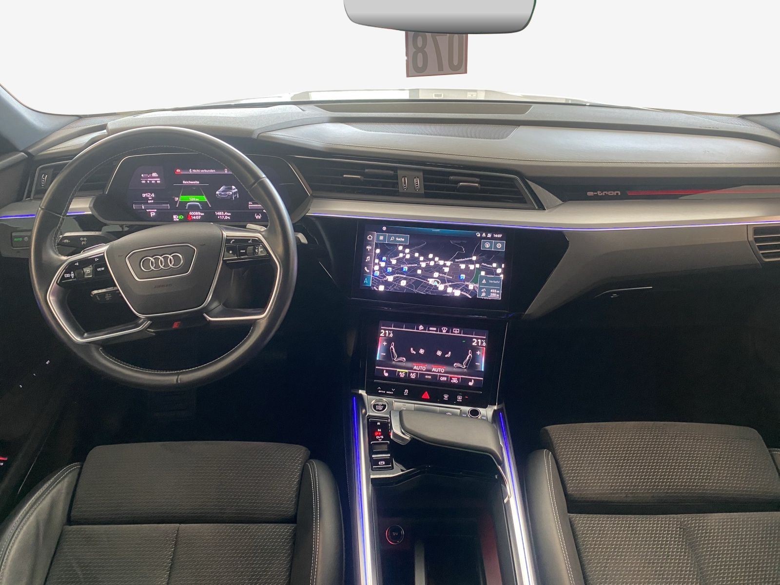 AUDI e-tron 55 Sportback S Line quattro-image-8