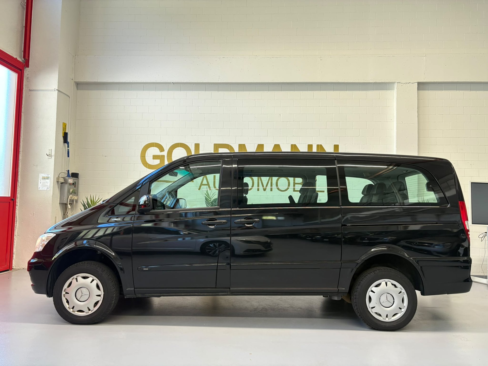 MERCEDES-BENZ Viano 2.0 CDI Blue Efficiency Trend L 4Matic A-showroom-element-1