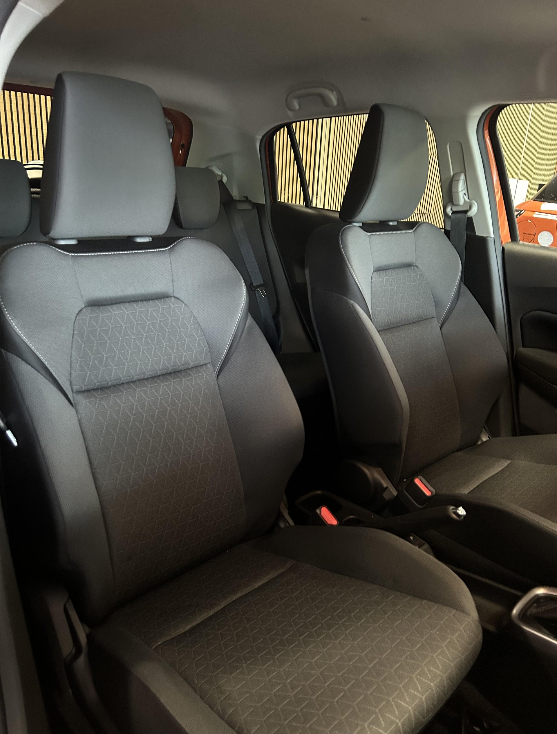 SUZUKI Swift 1.2 Sakura Top Hybrid-image-14