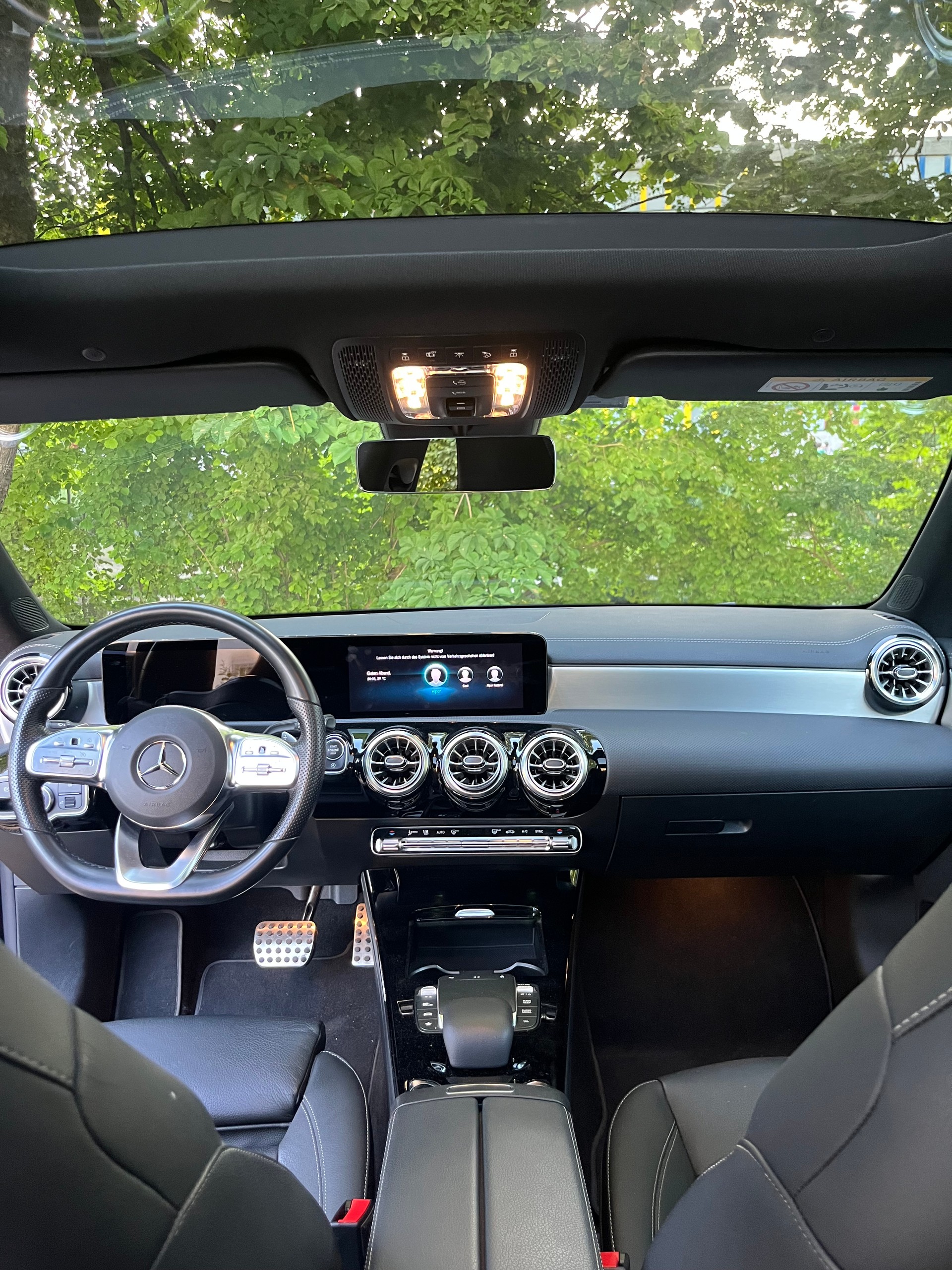 MERCEDES-BENZ CLA 200 AMG Line 4matic-image-4