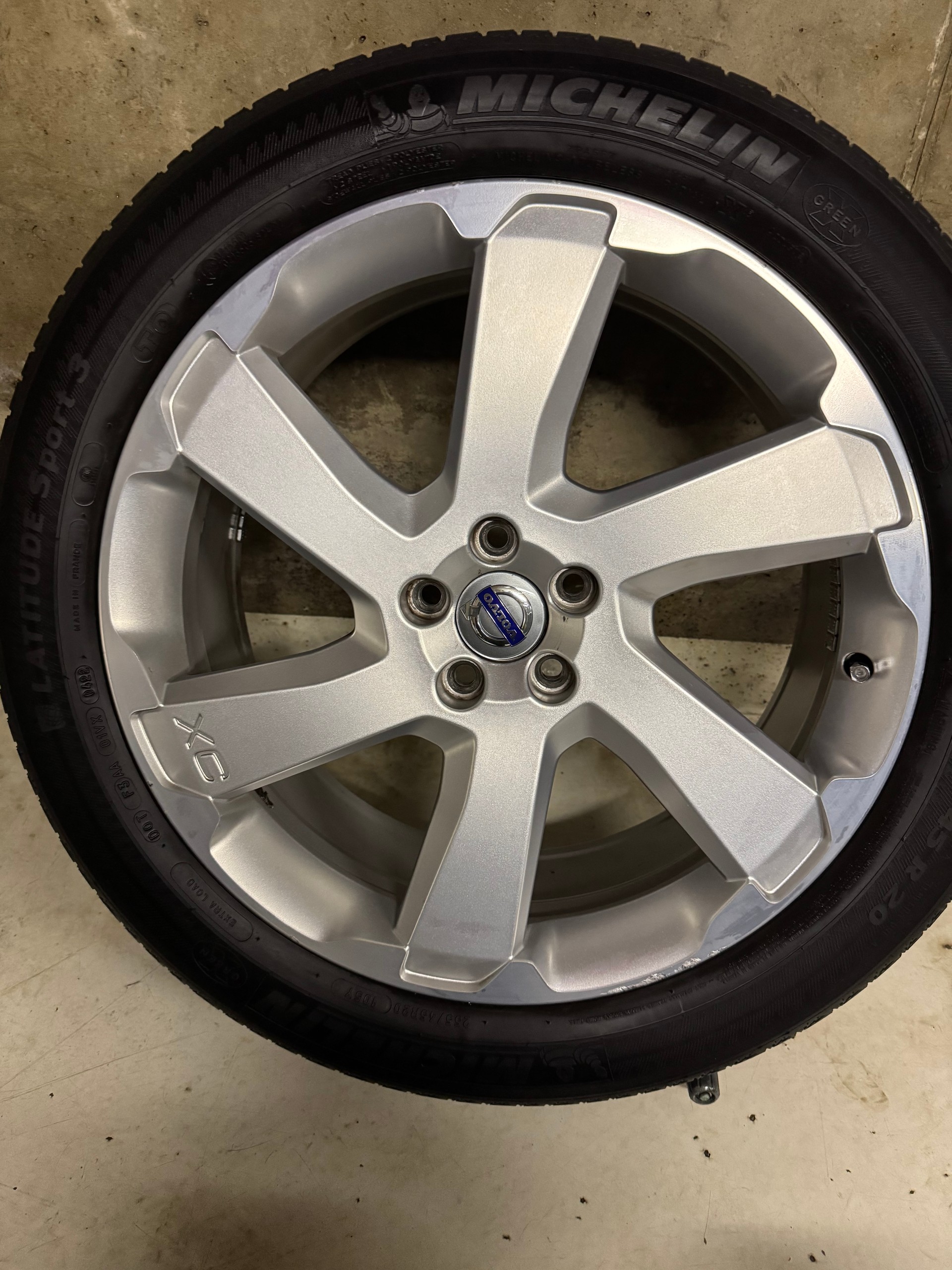 VOLVO XC60-image-3