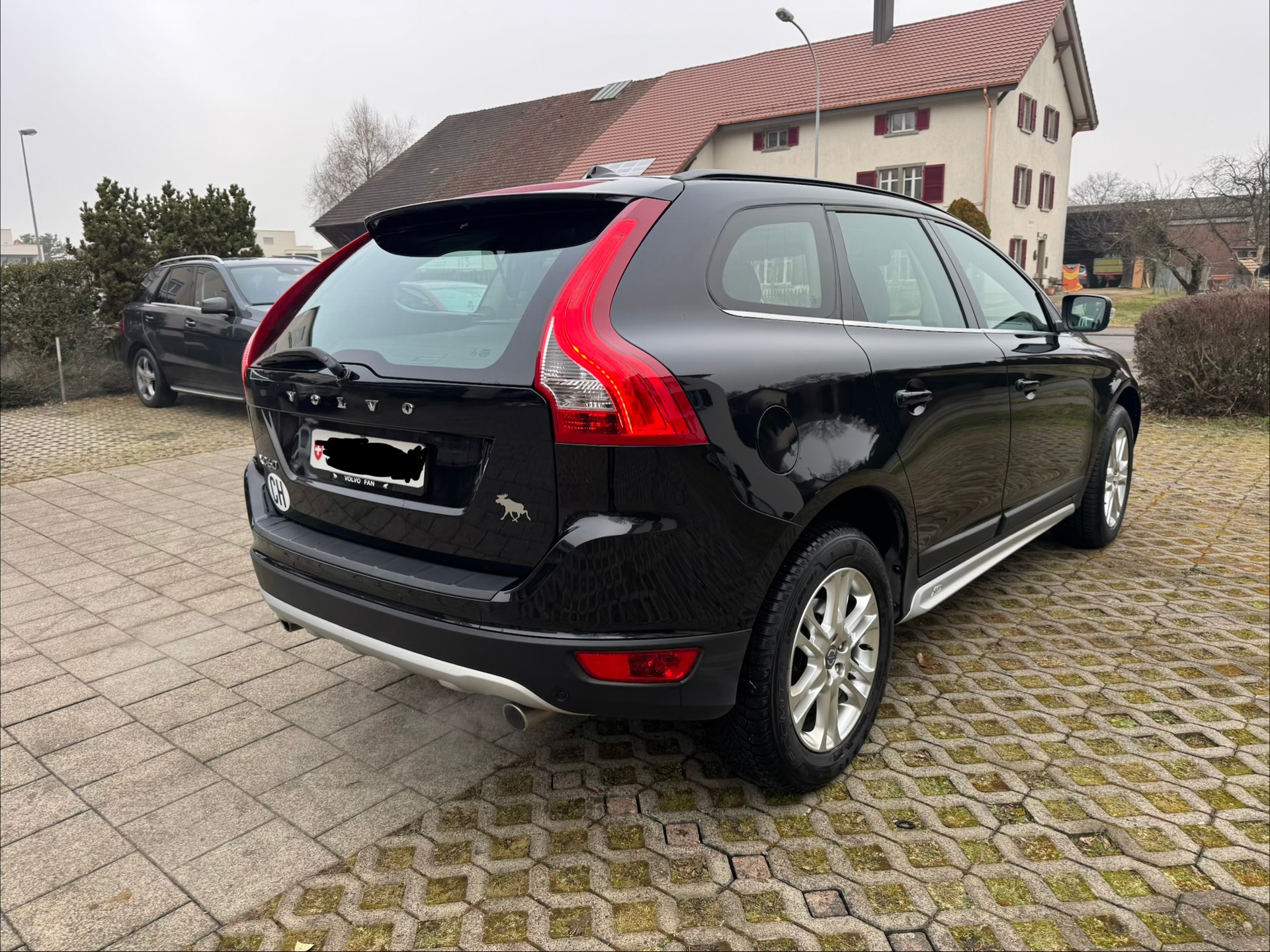 VOLVO XC60-image-0