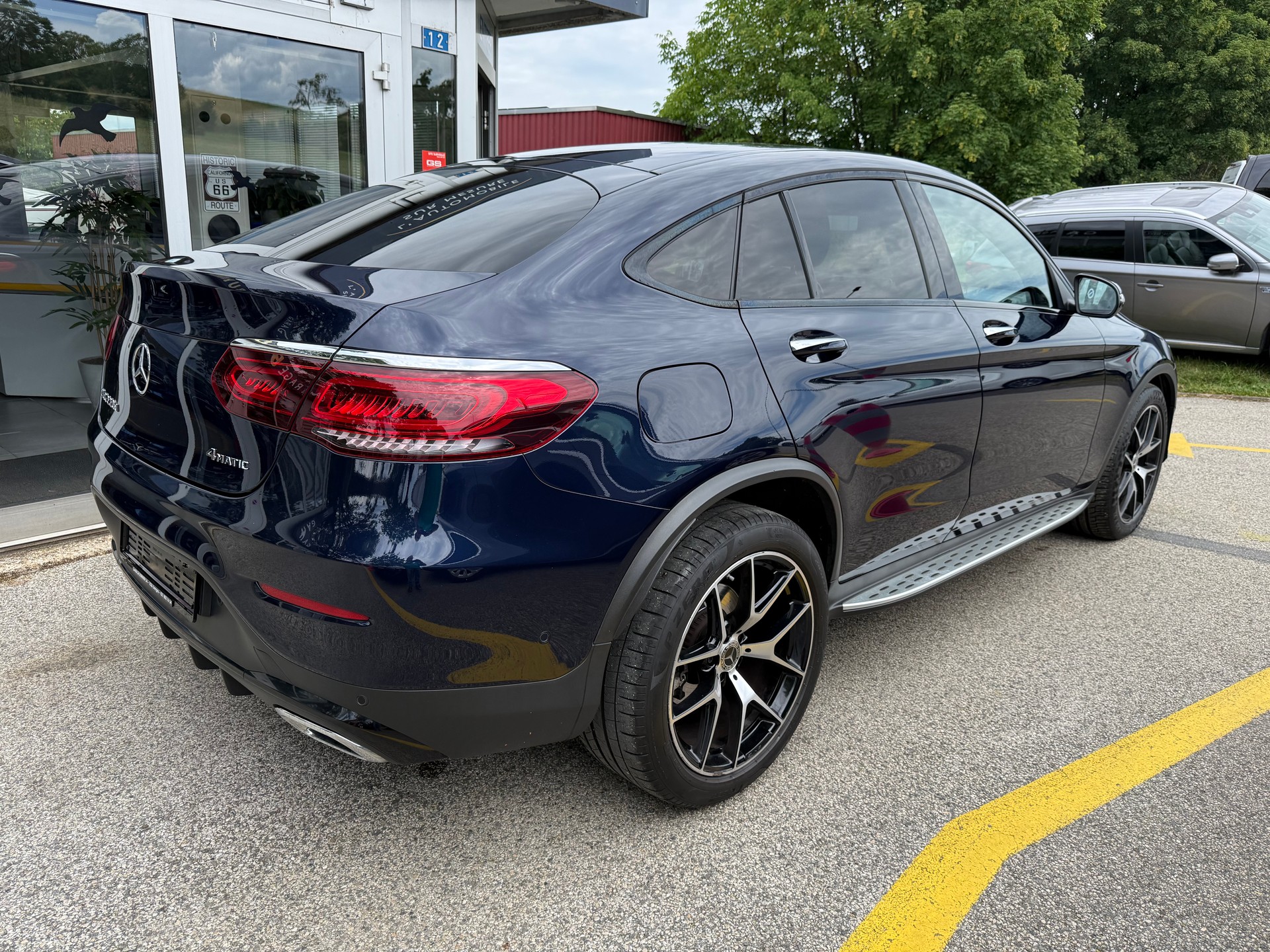 MERCEDES-BENZ GLC Coupé 220 d AMG Line 4Matic 9G-Tronic-image-2