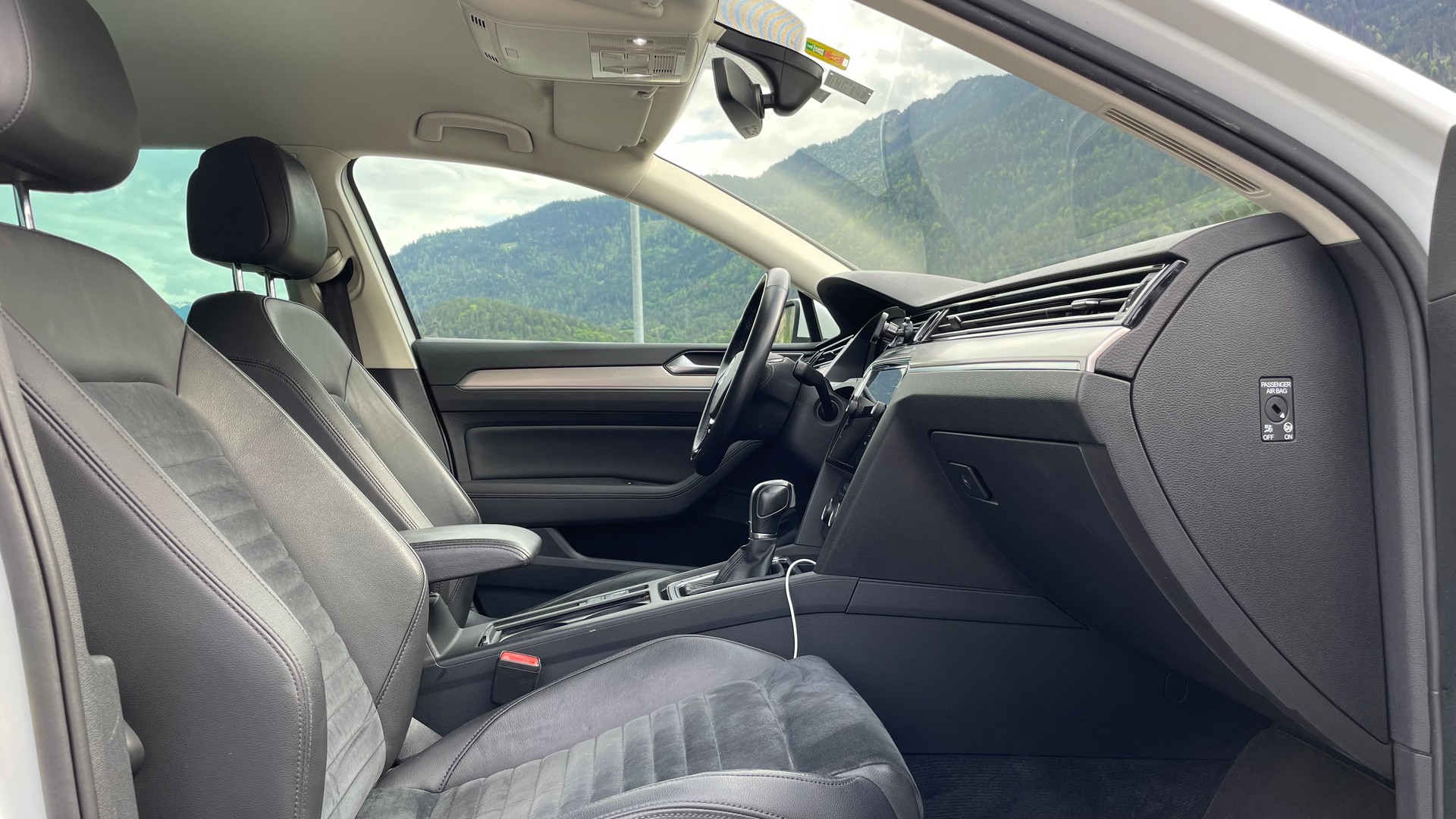 VW Passat Variant 2.0 TDI BMT Sport DSG 4Motion-image-8