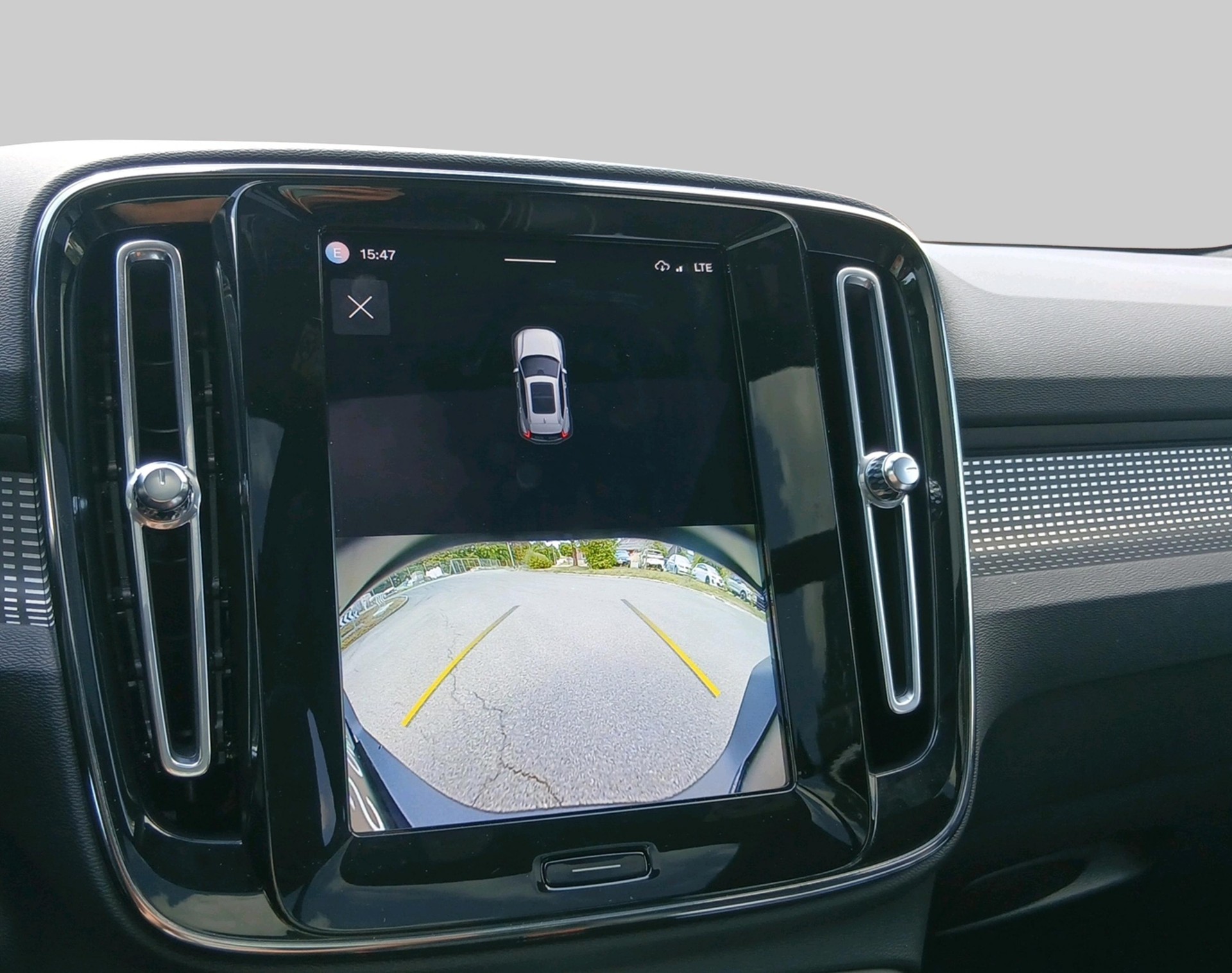 VOLVO XC40 P8 AWD Elec Pro-image-13