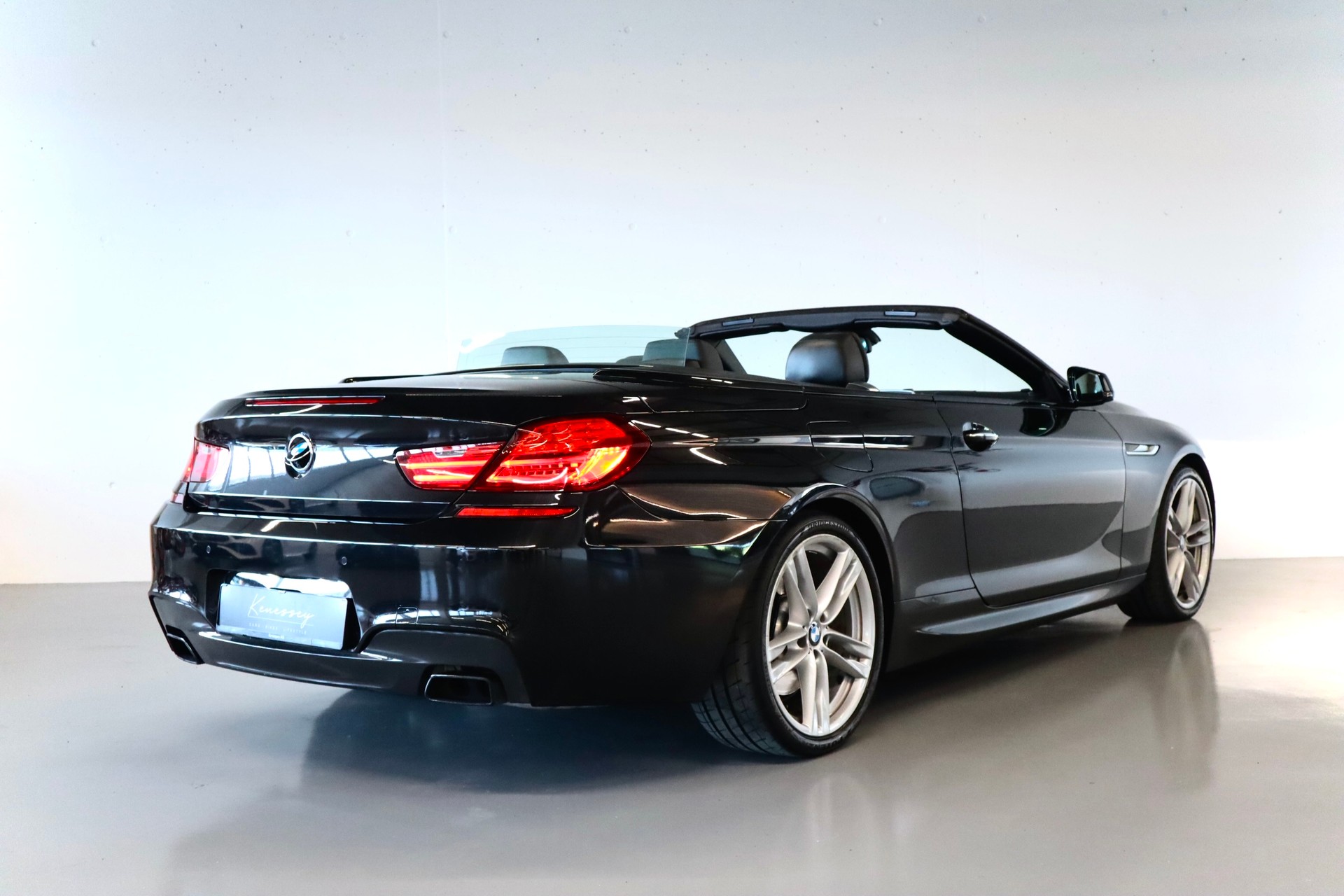 BMW 650i Cabrio-image-5