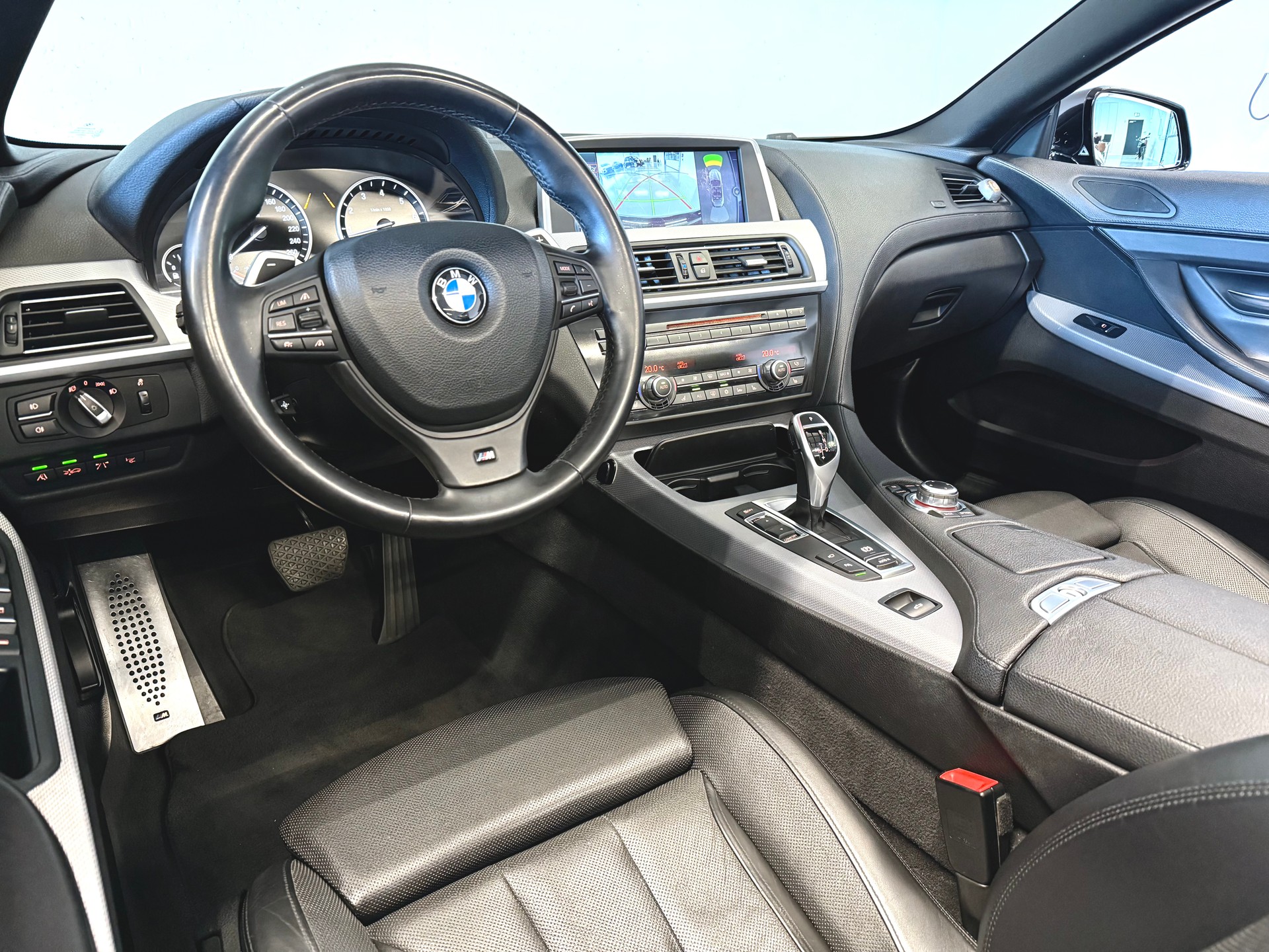 BMW 650i Cabrio-image-15