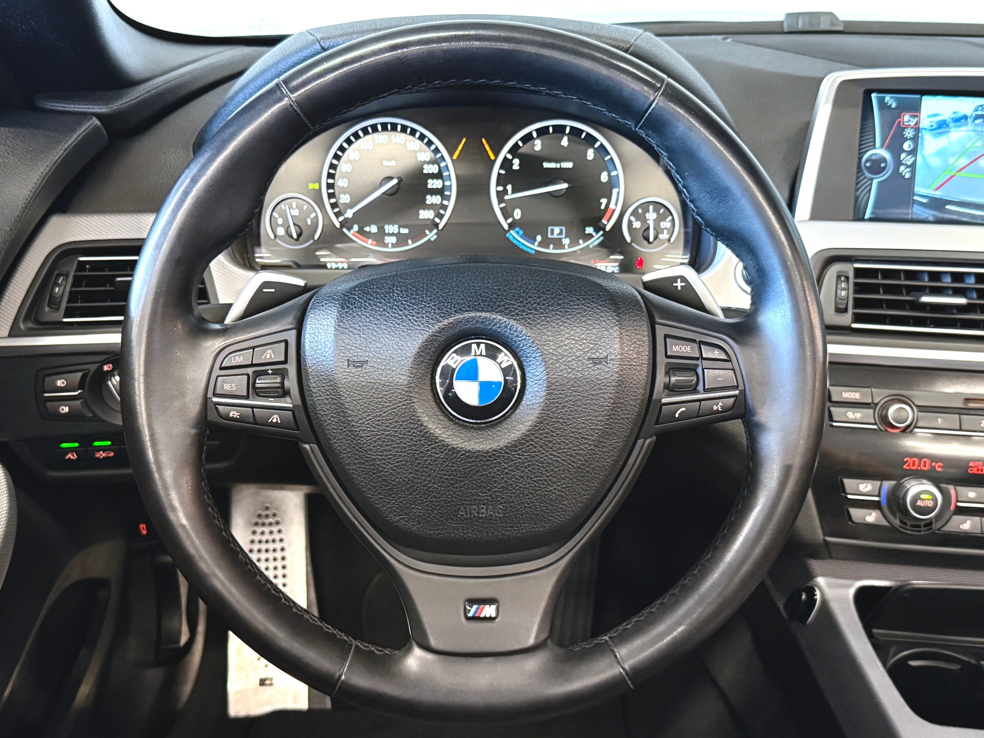 BMW 650i Cabrio-image-10